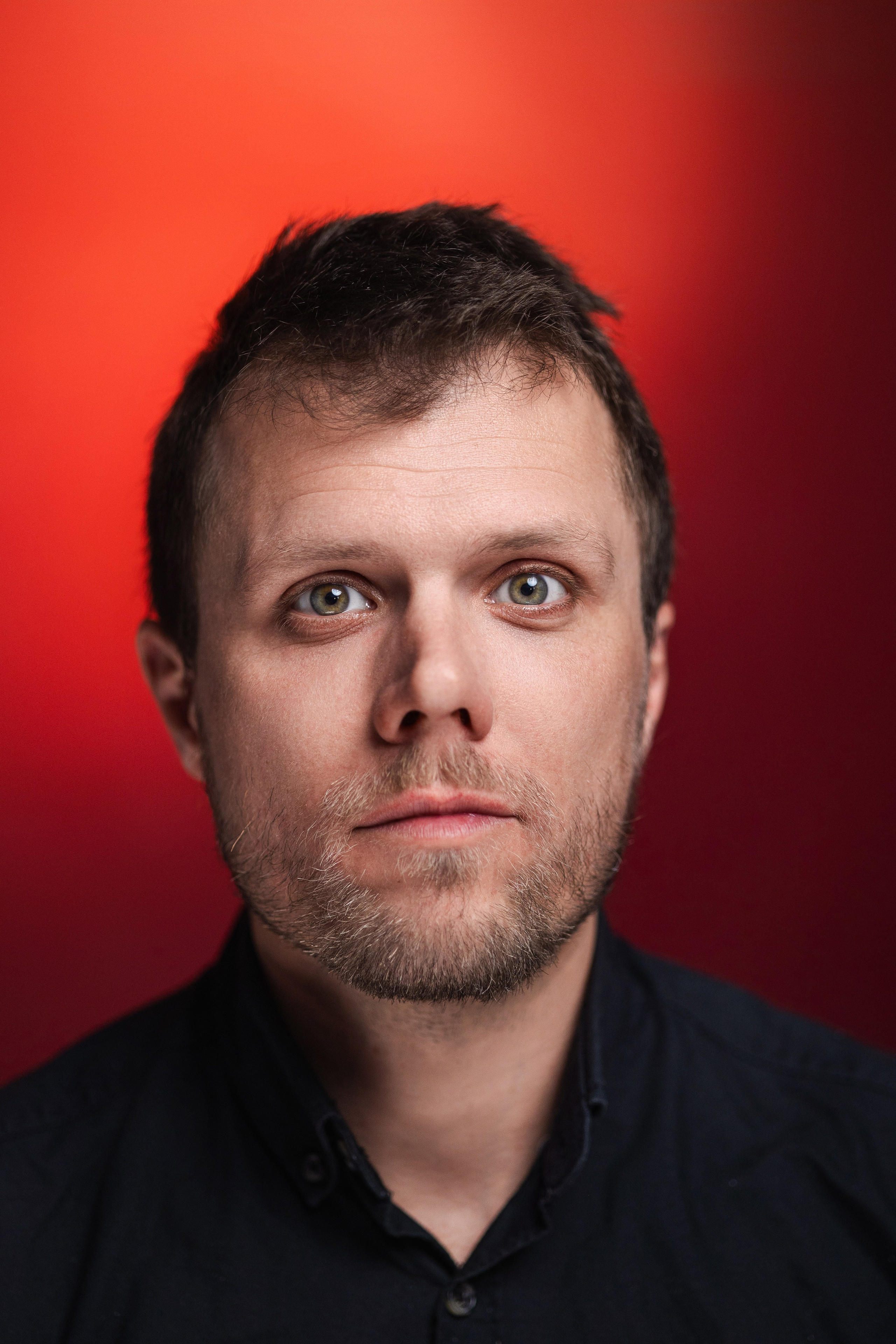 Dan Murzea. Daniel Cioc - Fotograf profesionist în București, specializat în evenimente, nunta, botez, corporate, portret și boudoir