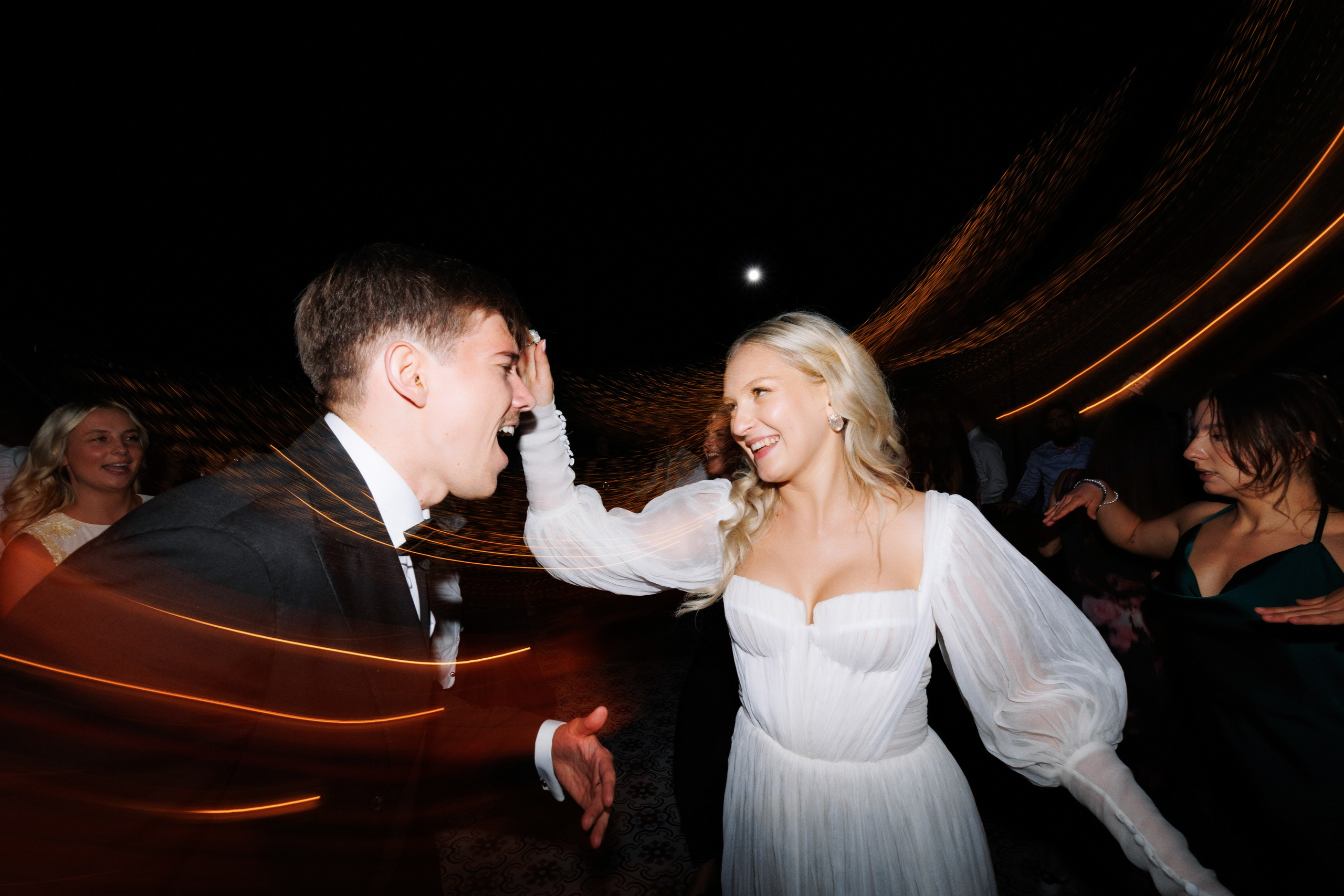 Dragoste povestită de noi. Servicii Foto Video în Chișinău și Europa ID-Brothers