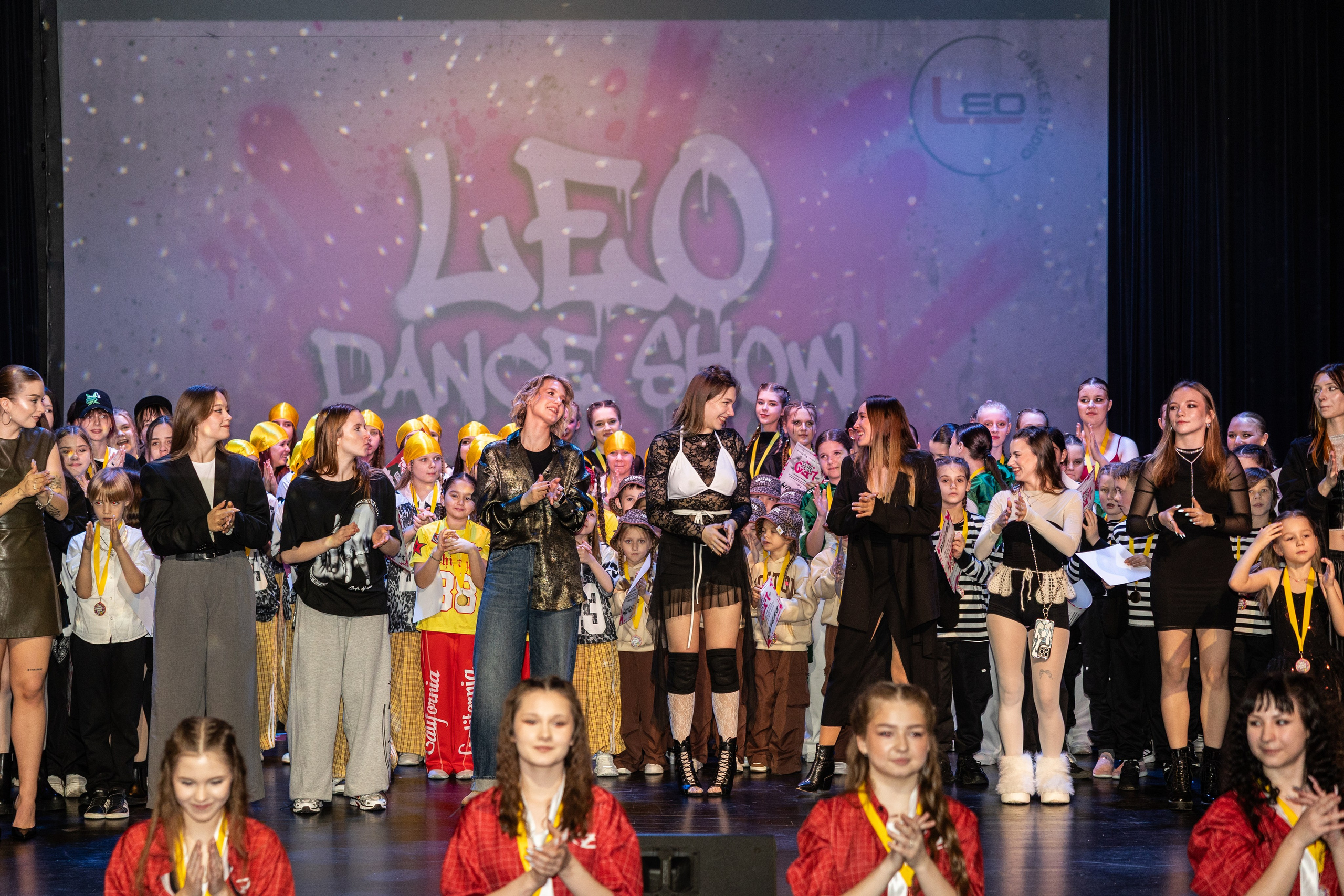 LEO DANCE SHOW WINTER 2025. Семейный и детский фотограф в Варшаве Мила Бобровская