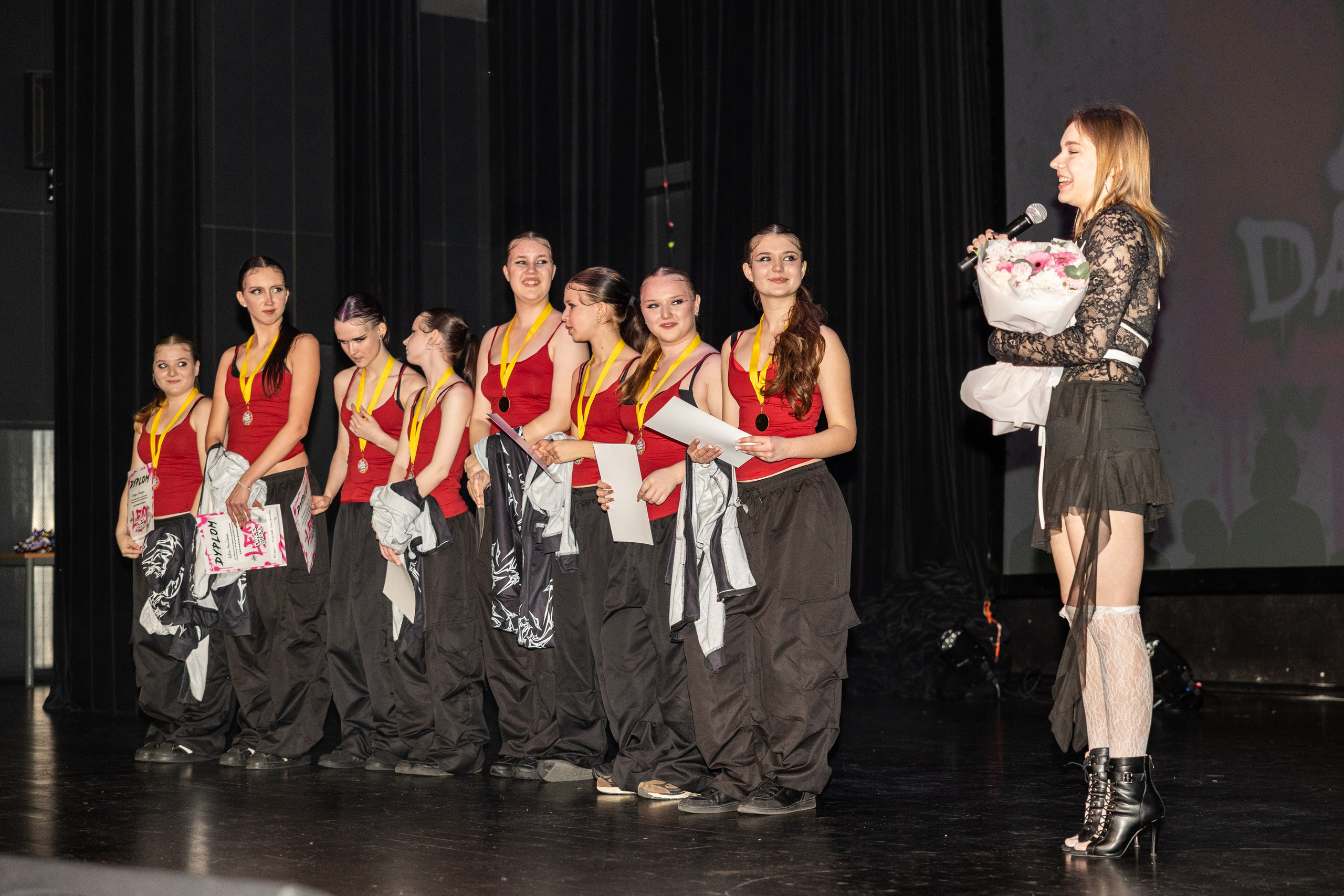 LEO DANCE SHOW WINTER 2025. Семейный и детский фотограф в Варшаве Мила Бобровская