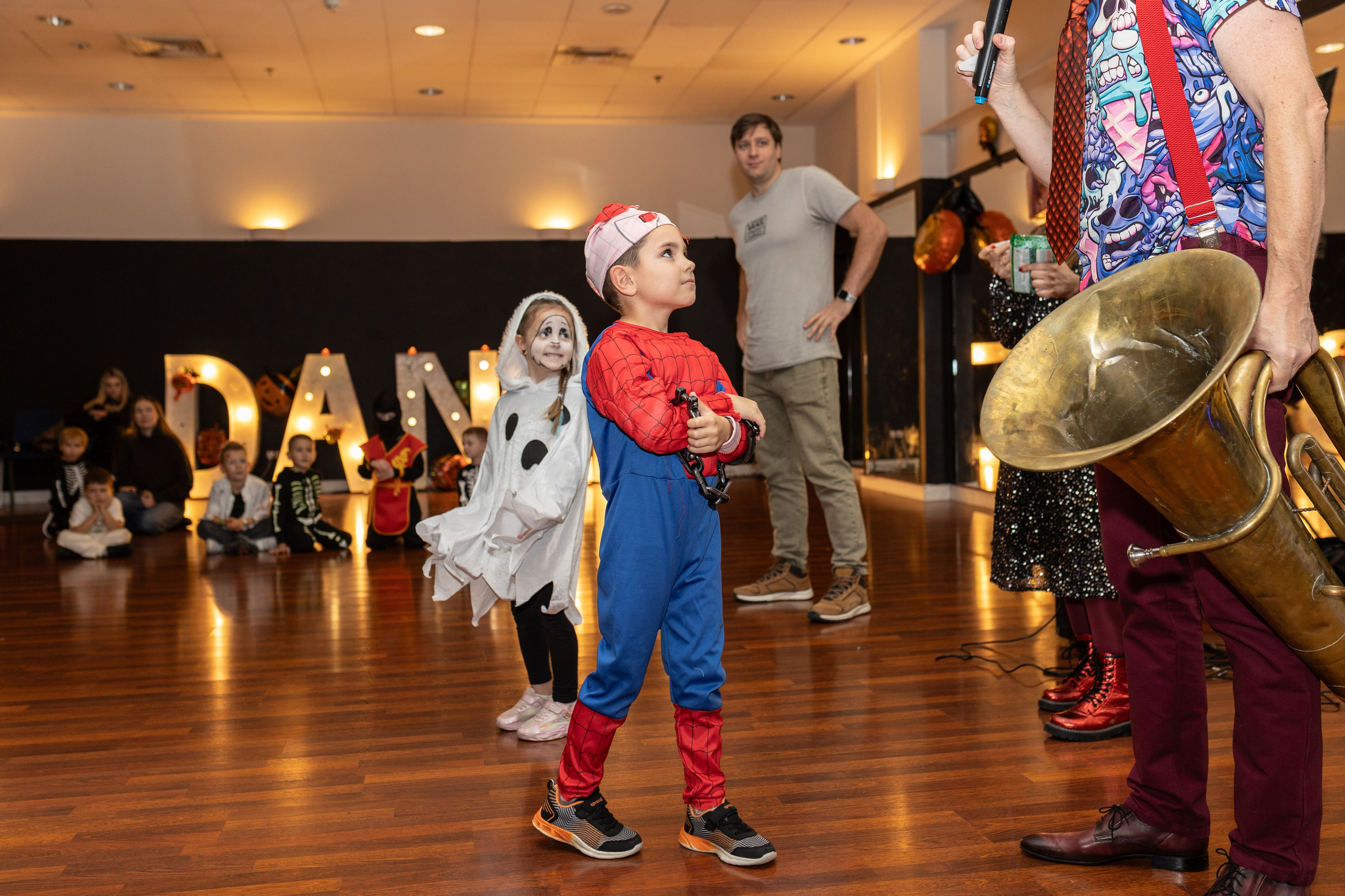 Leo dance studio Helloween 2025. Семейный и детский фотограф в Варшаве Мила Бобровская