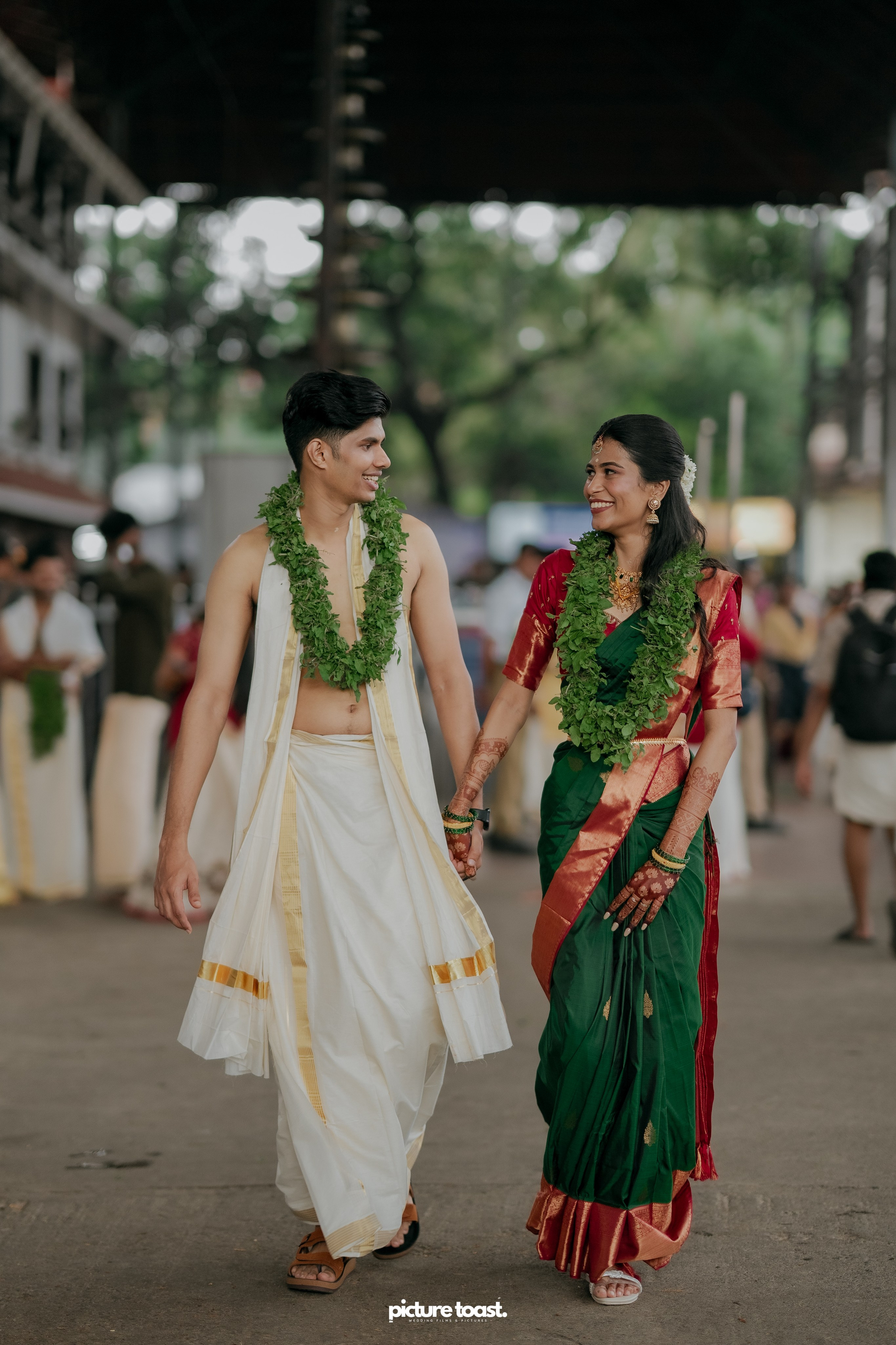 Guruvayur Wedding Ft. Athira & Abilash. Fine art Wedding Photographers in India & Canada