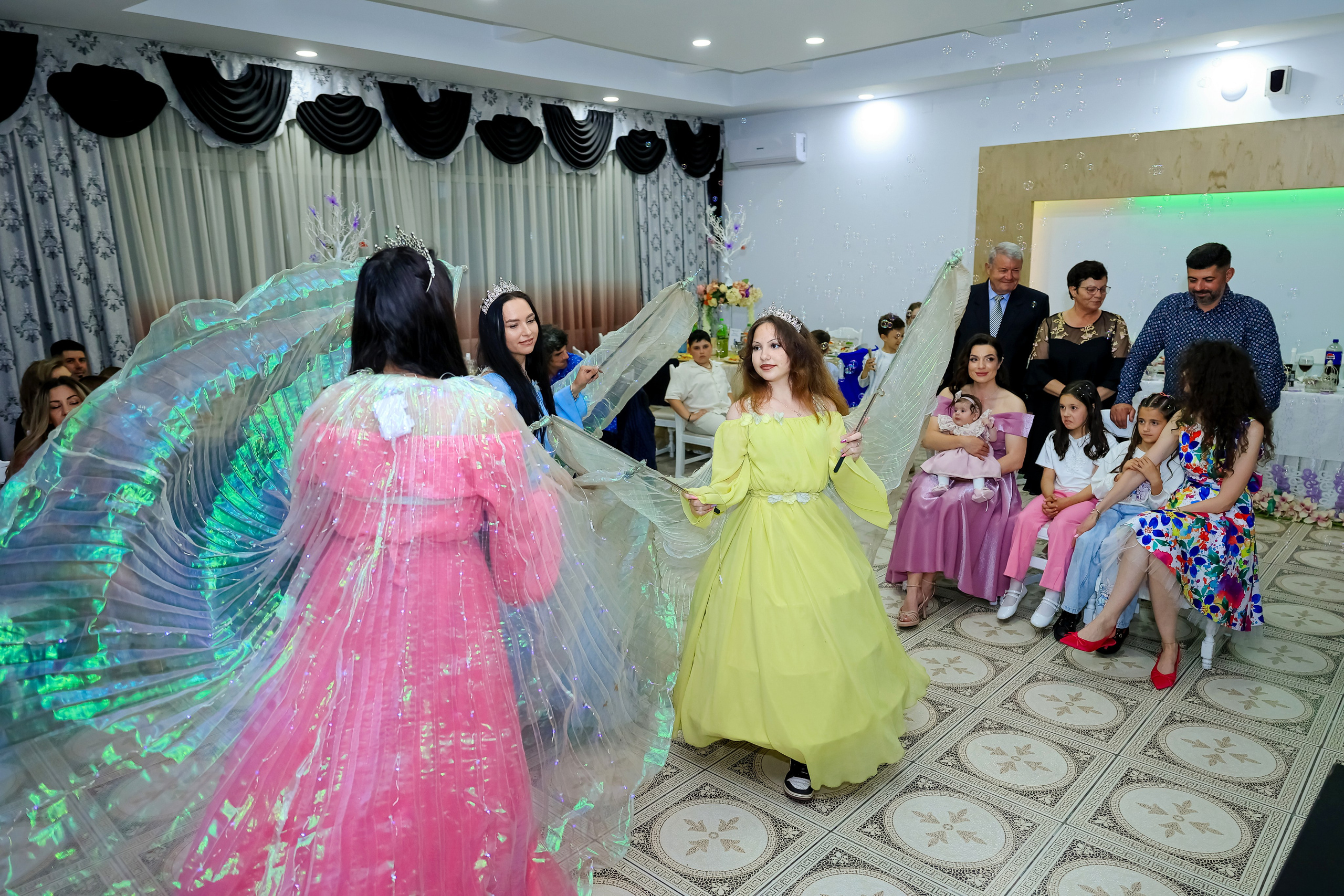 Iris Stefania. Moments By Gub