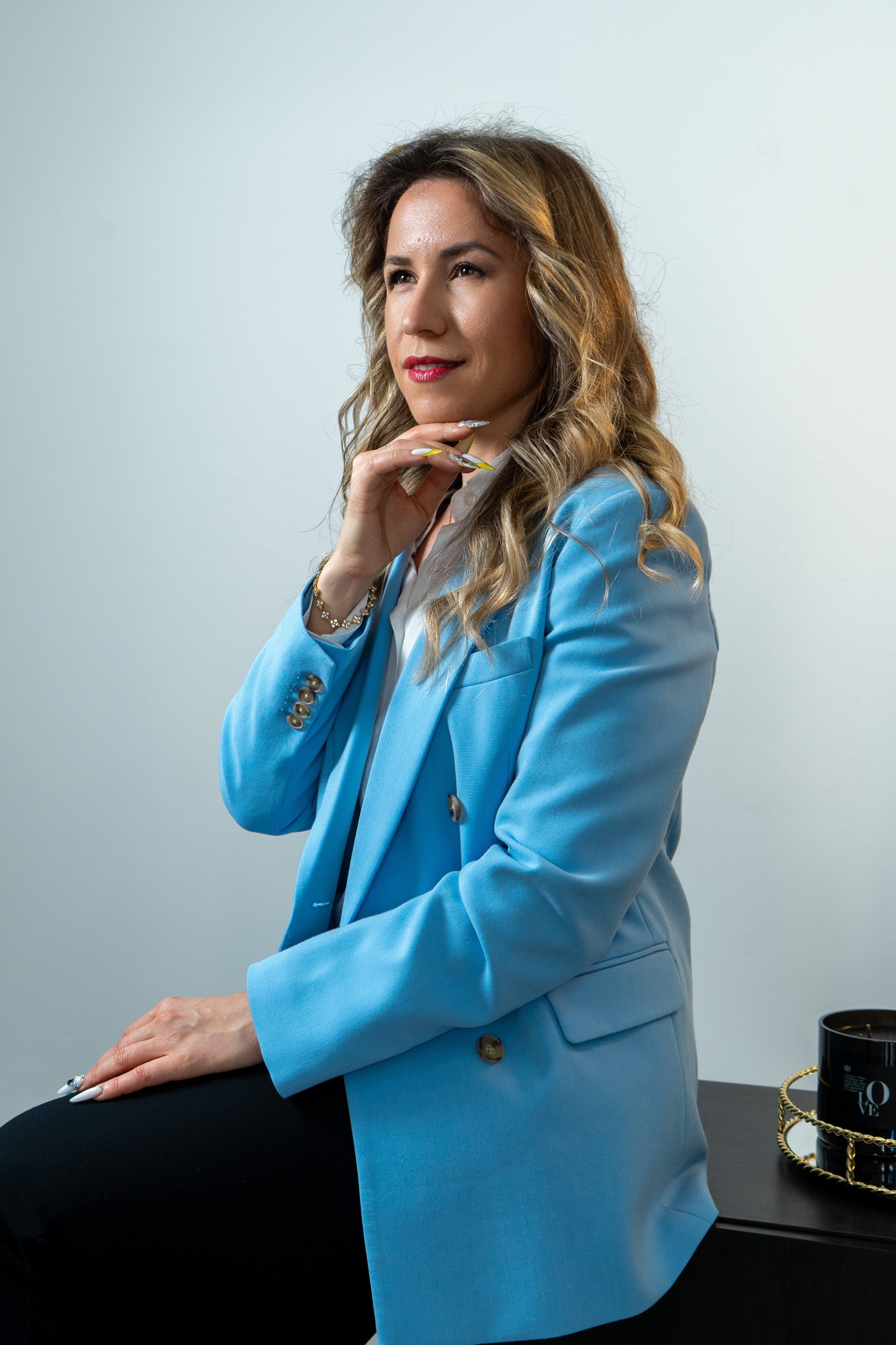 Nina Petrasco. Frames by Giovani Braga