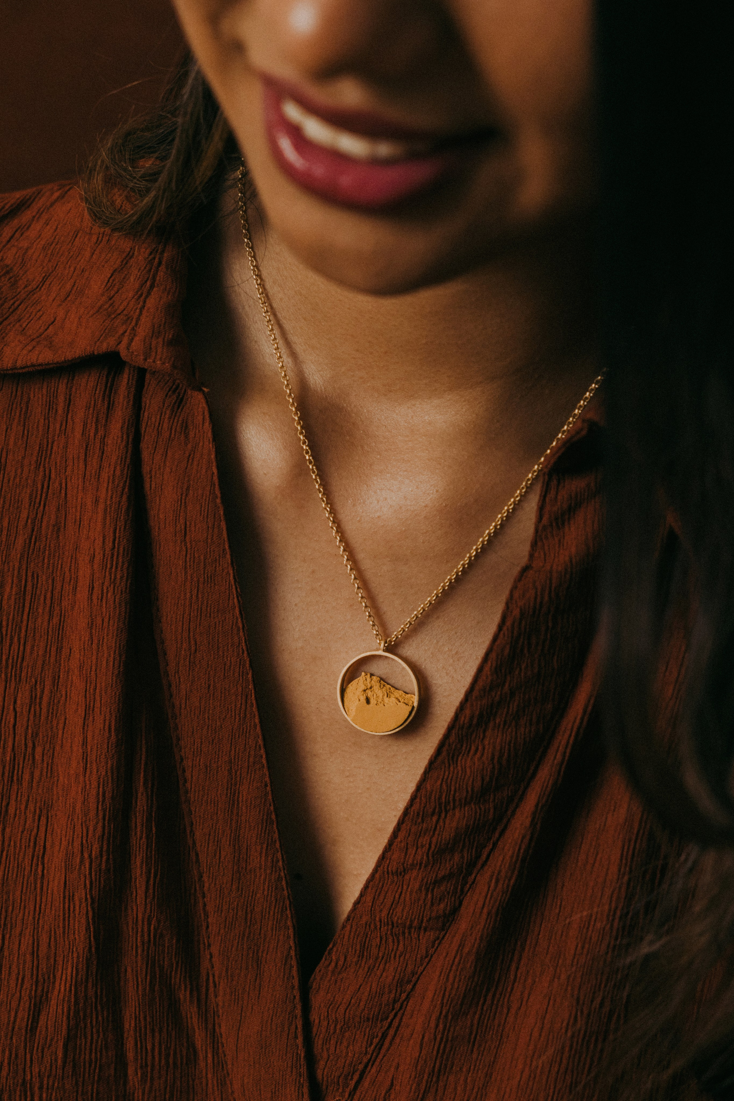 Joyería Lifestyle Barcelona: Fotografía de Marca DSNU. Creador de contenido visual en Barcelona | Dima Kit