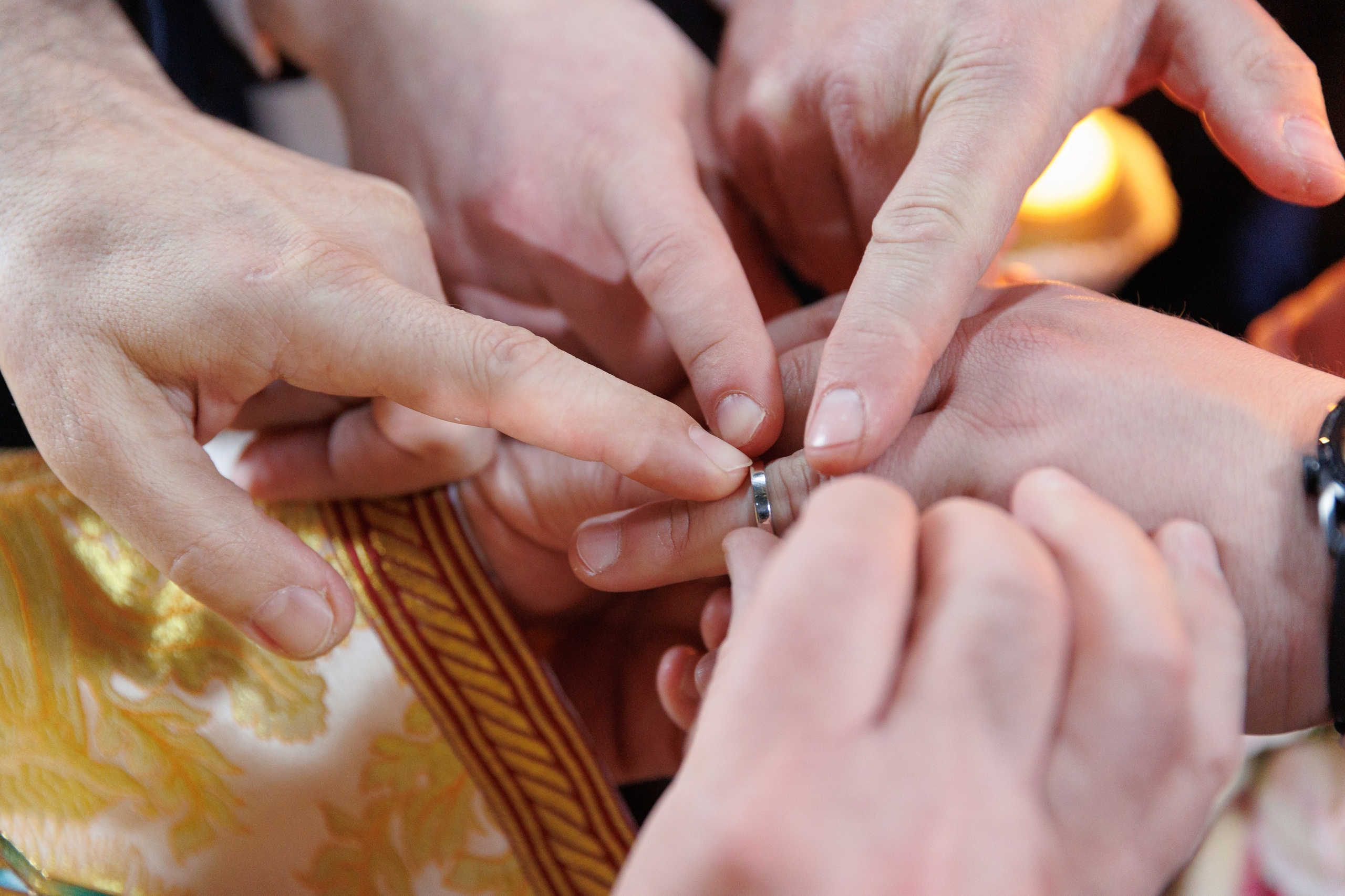 Andreea & Radu — simplu, autentic, al lor. Rares Bucur is a professional wedding photographer based in Cluj-Napoca, Romania, specializing in wedding photography