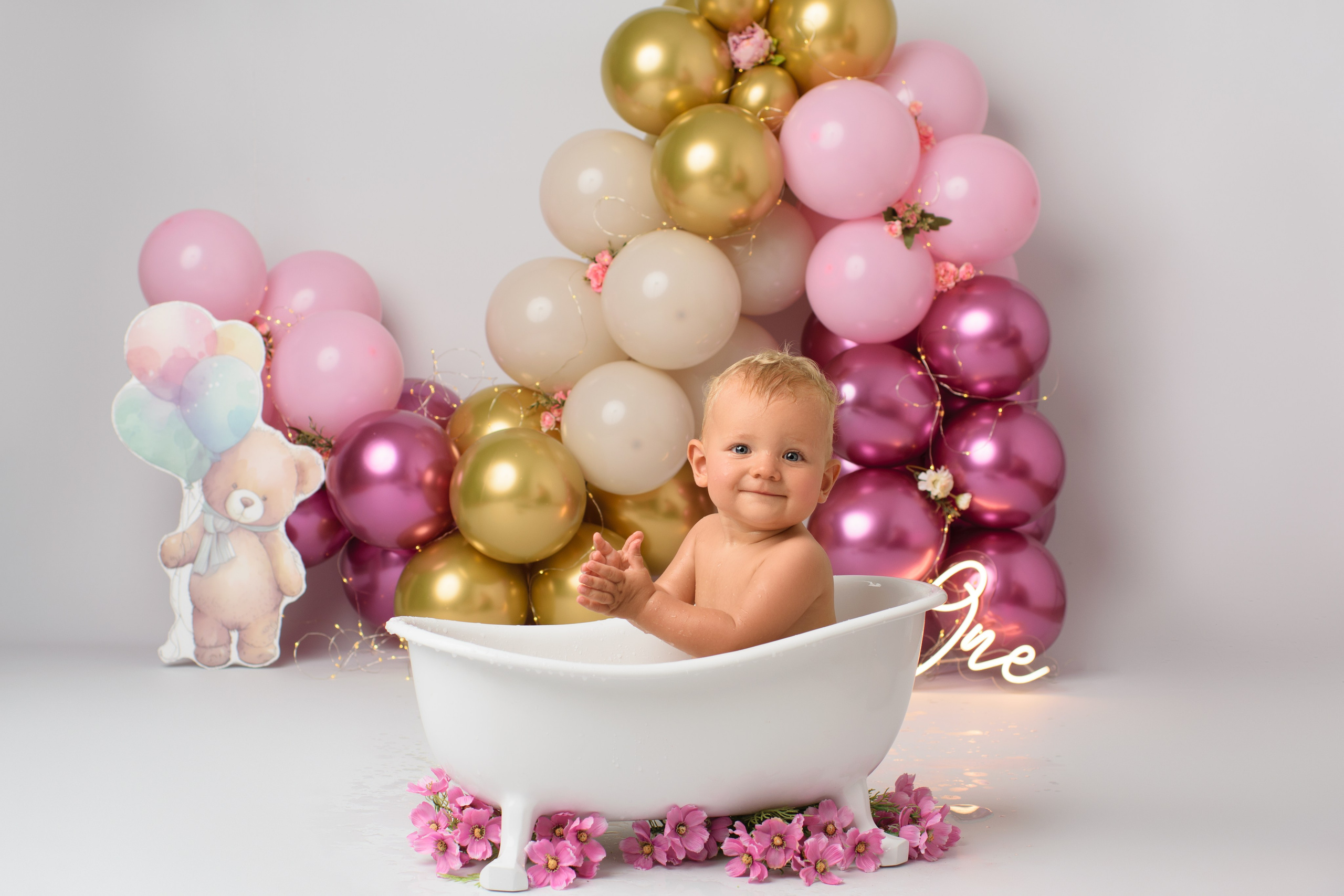 Cake Smash Fotoshooting zum ersten, zweiten Geburtstag. Neugeborene, Baby Fotografin in Düren (NRW) - Vitalina Unruh