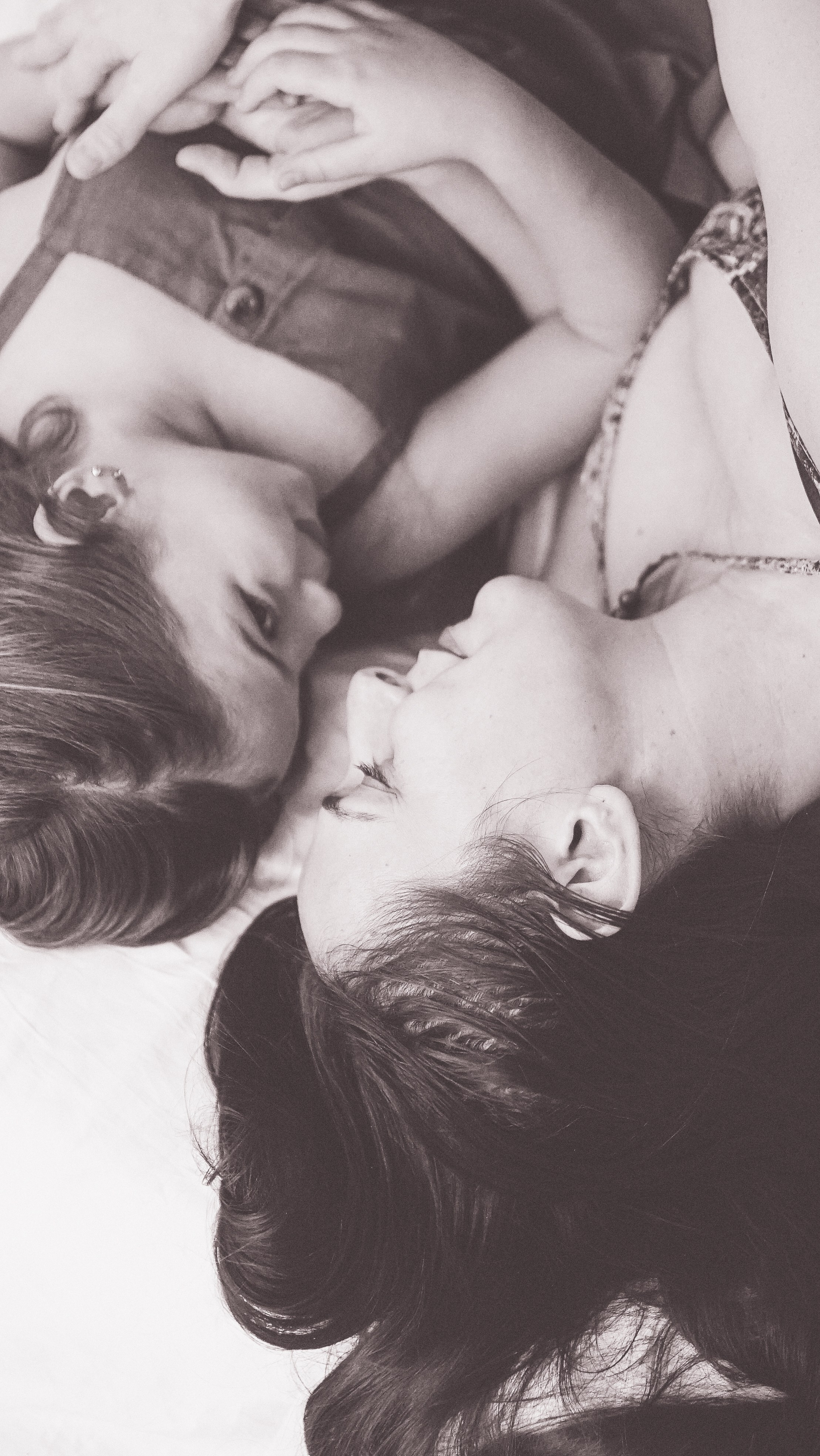 Mother Earth: Proiect de Fotografie Maternitate | Mădălina Beda. Madalina Beda- Artist vizual, fotograf, doula la nastere, consultant babywearing Brasov si in toata tara