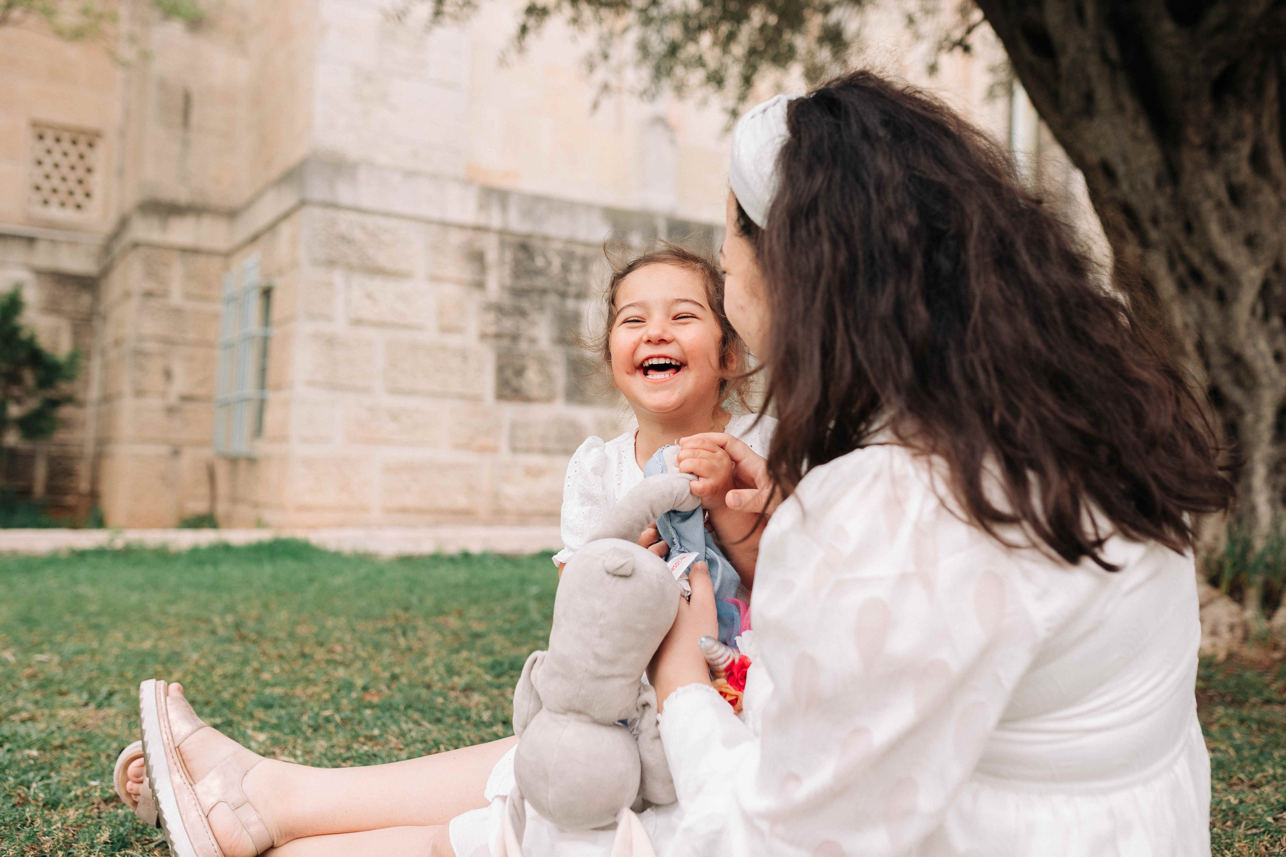 EXPECTING A BABY, JERUSALEM. PHOTOGRAPHER IN ISRAEL