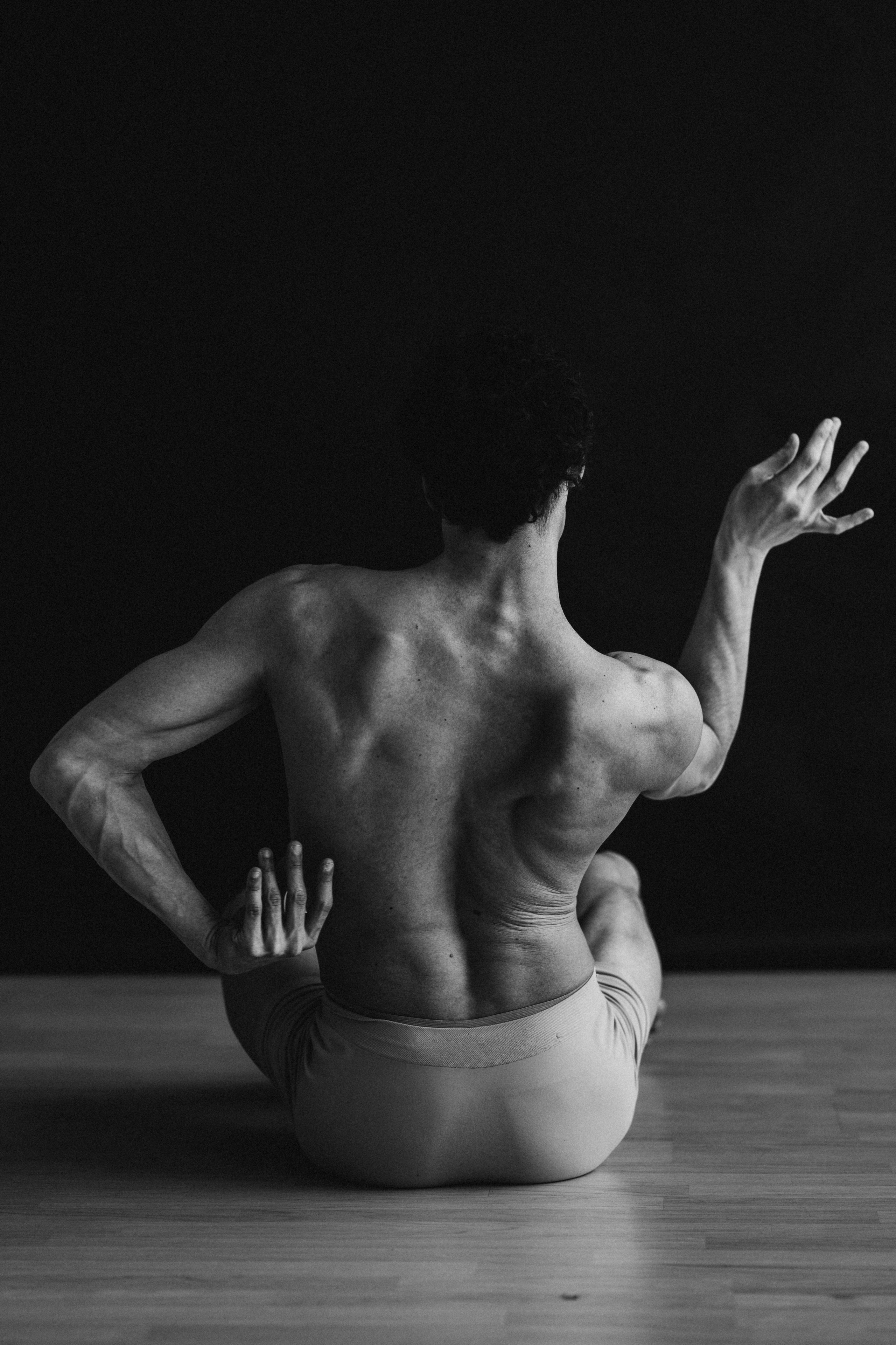 DANCERS. Victoria Olonen – Cinematic Portrait Artist | Helsinki & Europe