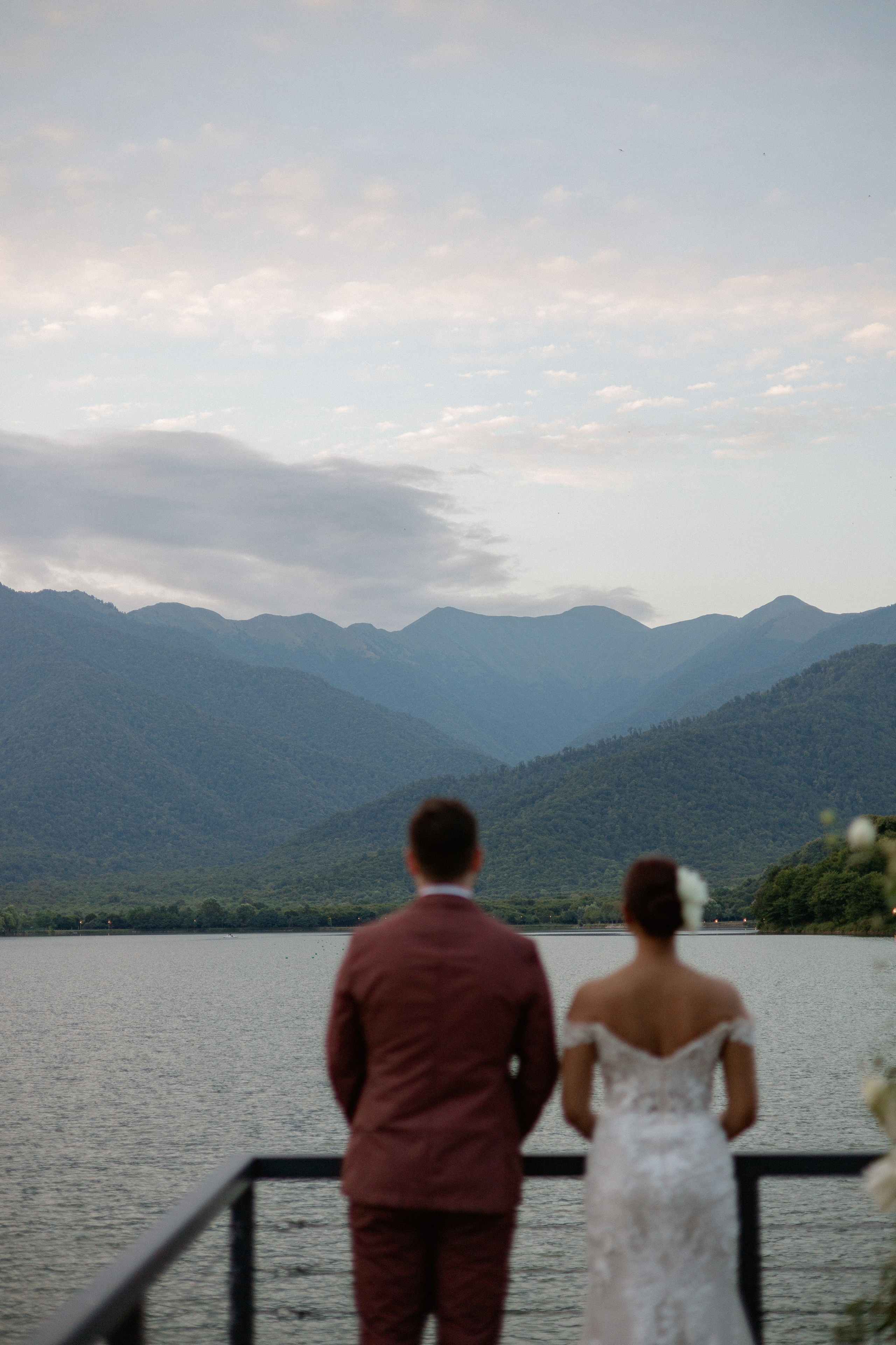 Thesakaya and Kevin. Photographer Anna Nazarenko