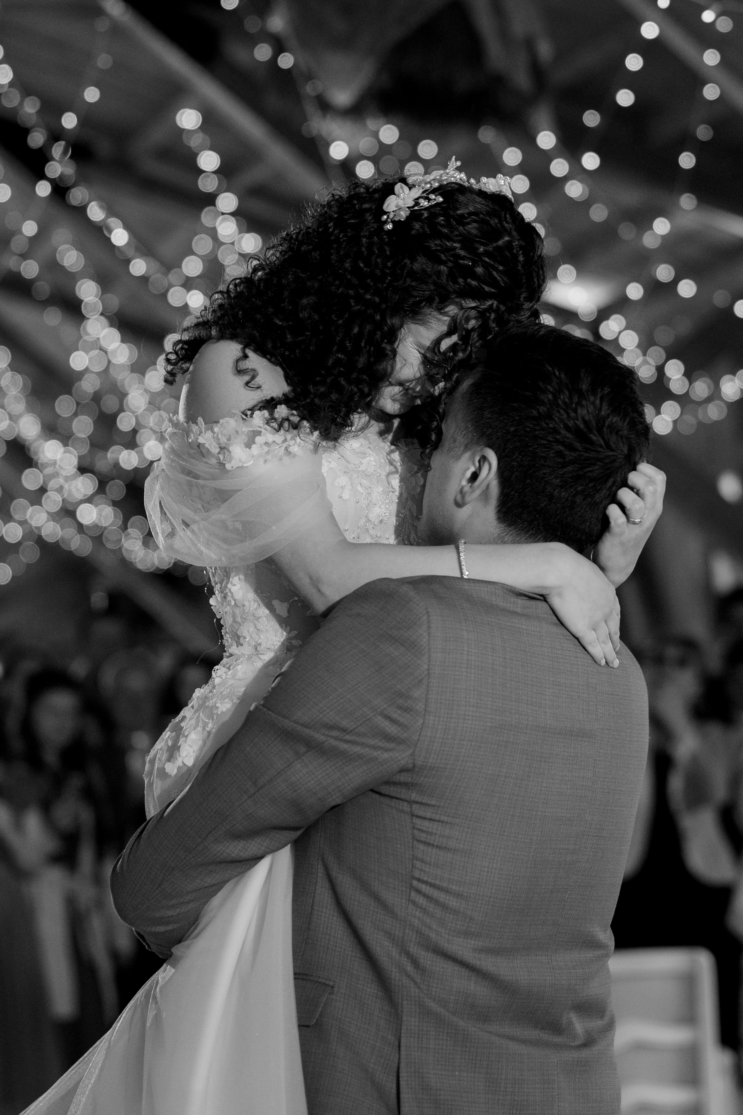 Mona + Vlad | Valea Sanzienelor. Proud Vision Weddings | Wedding Photography & Films — Servicii profesionale Foto Video Nunta Iasi