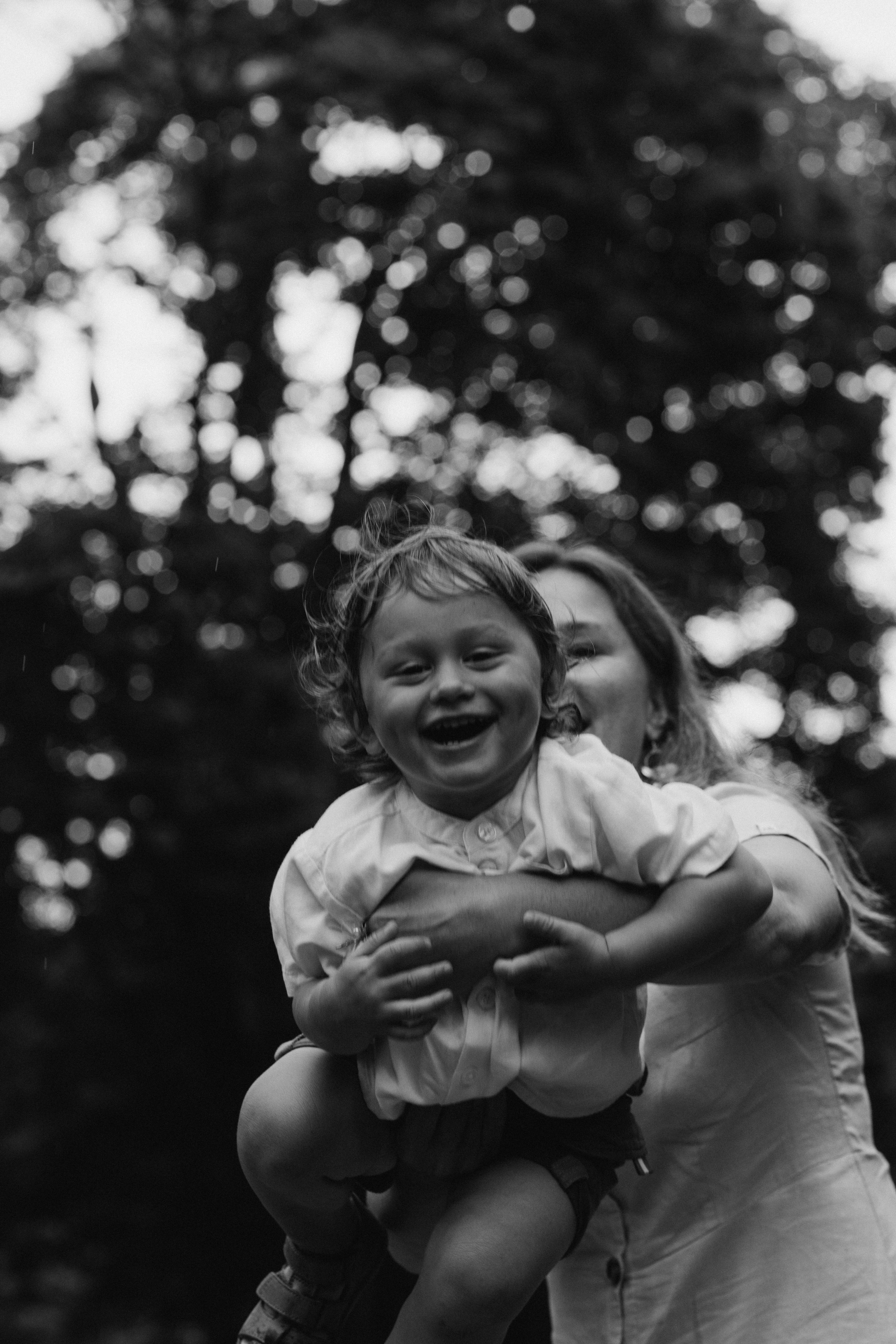 Kaivopuisto. Wedding and potrait photographer in Helsinki Vickan O