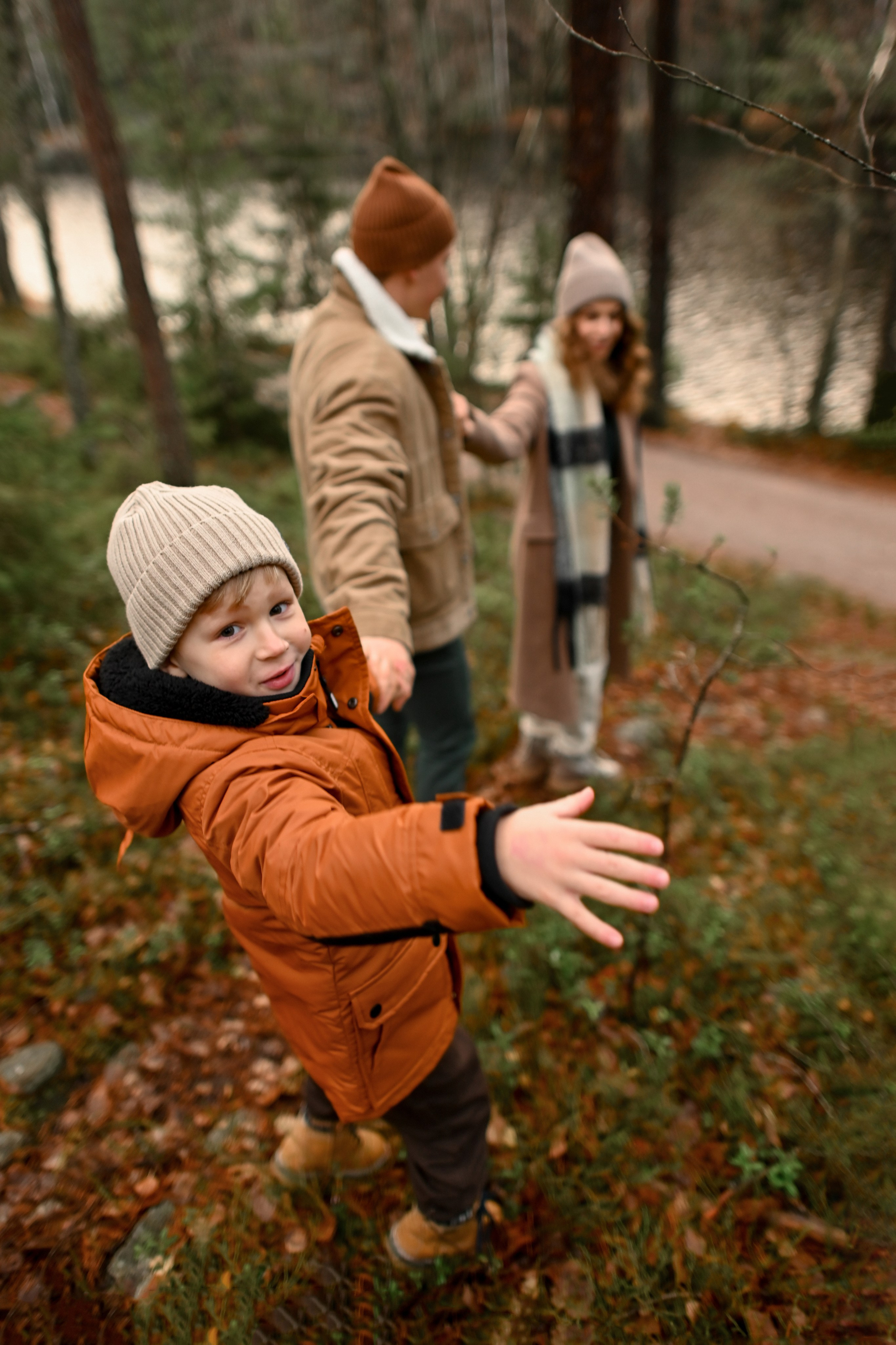 Пикник у озера. Детский и семейный фотограф в финляндии дина пулкка. контент фотограф