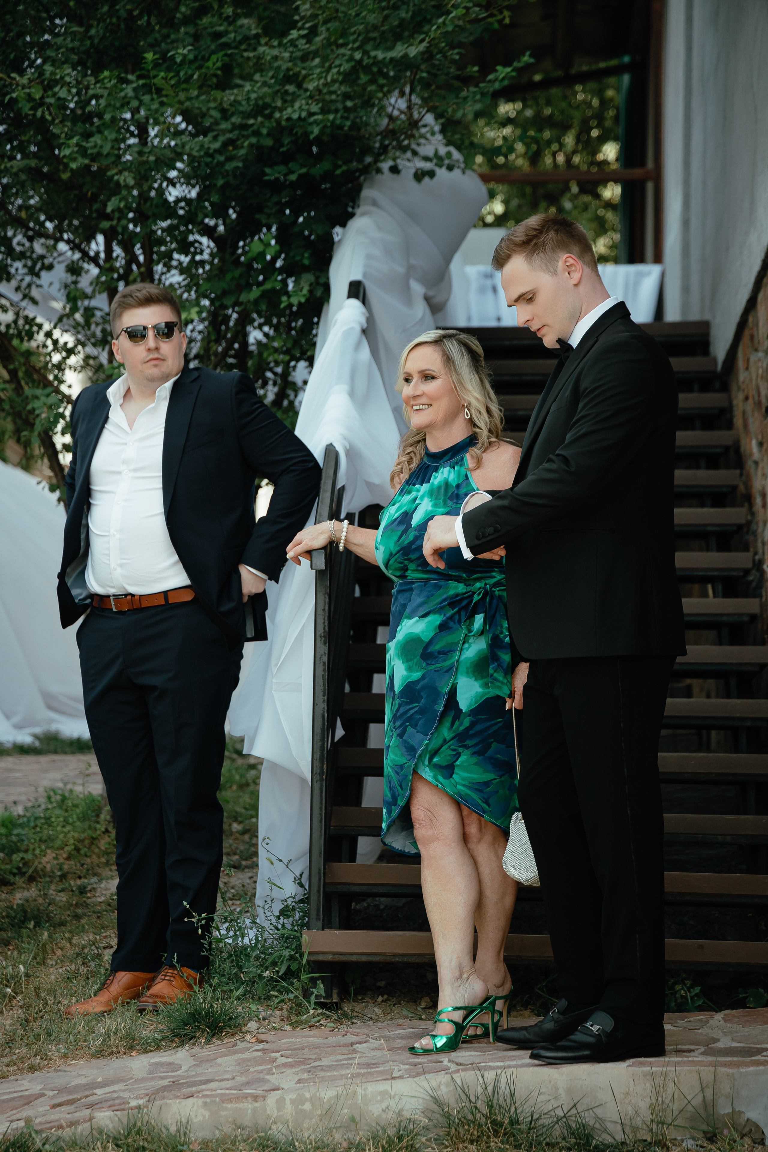 Thomas & Suyumbika. Главная