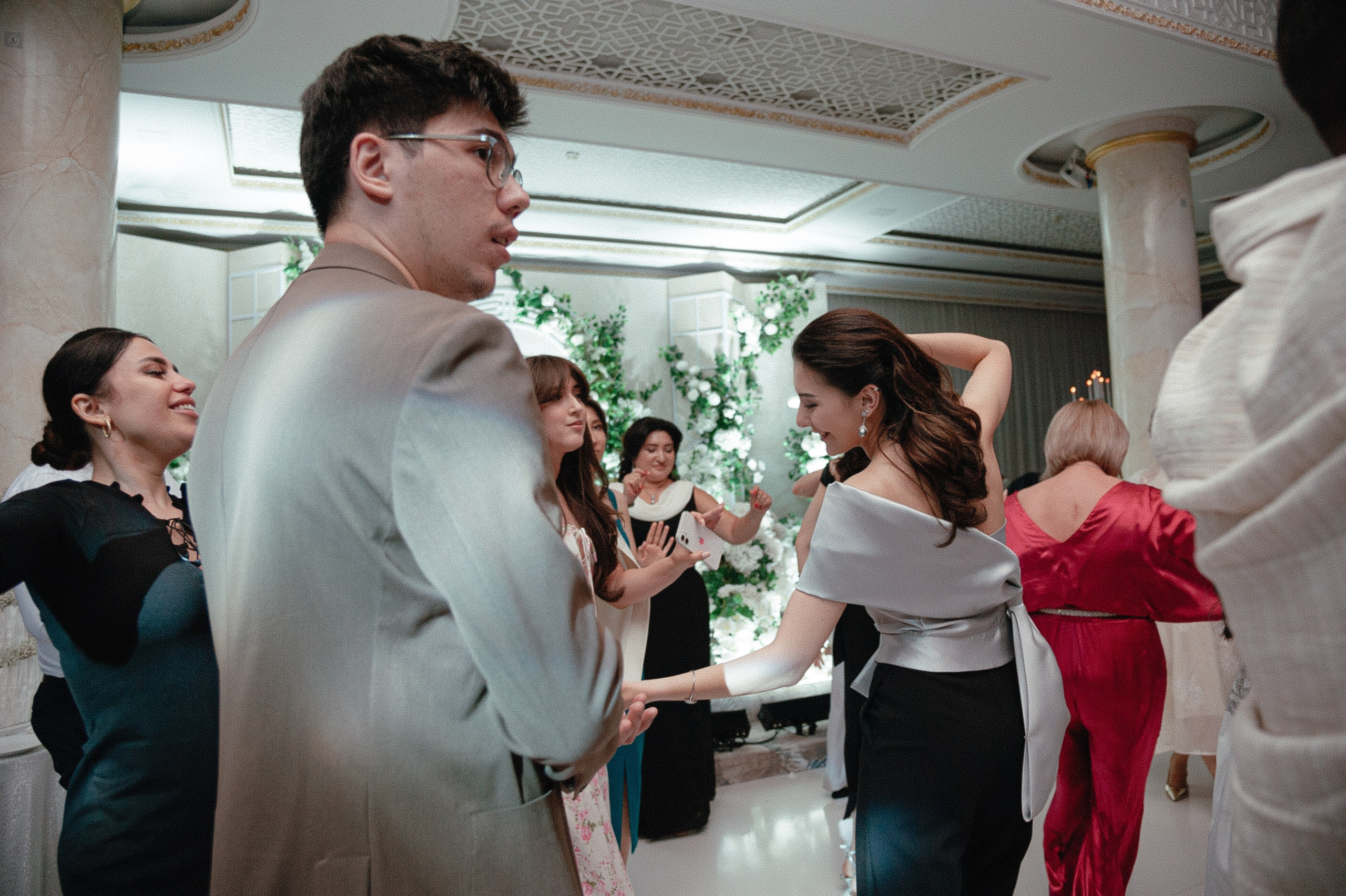 Botir & Zukhra. Главная