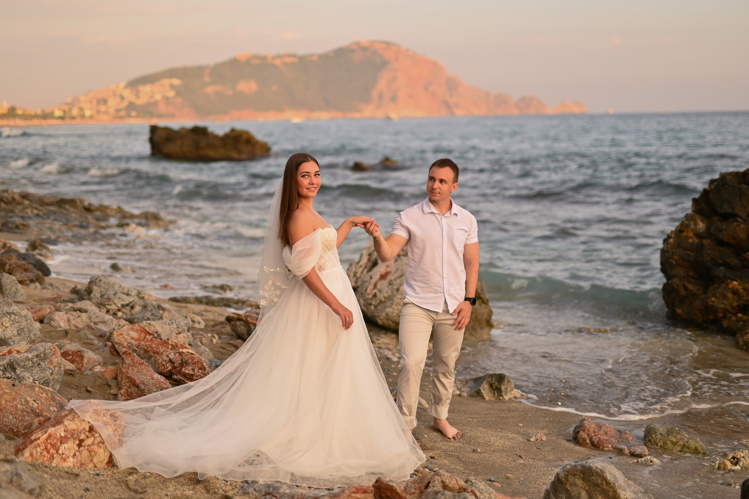 Свадебная съемка на пляже Клеопатра. Photographer in Alanya, Side, Manavgat. Türkiye