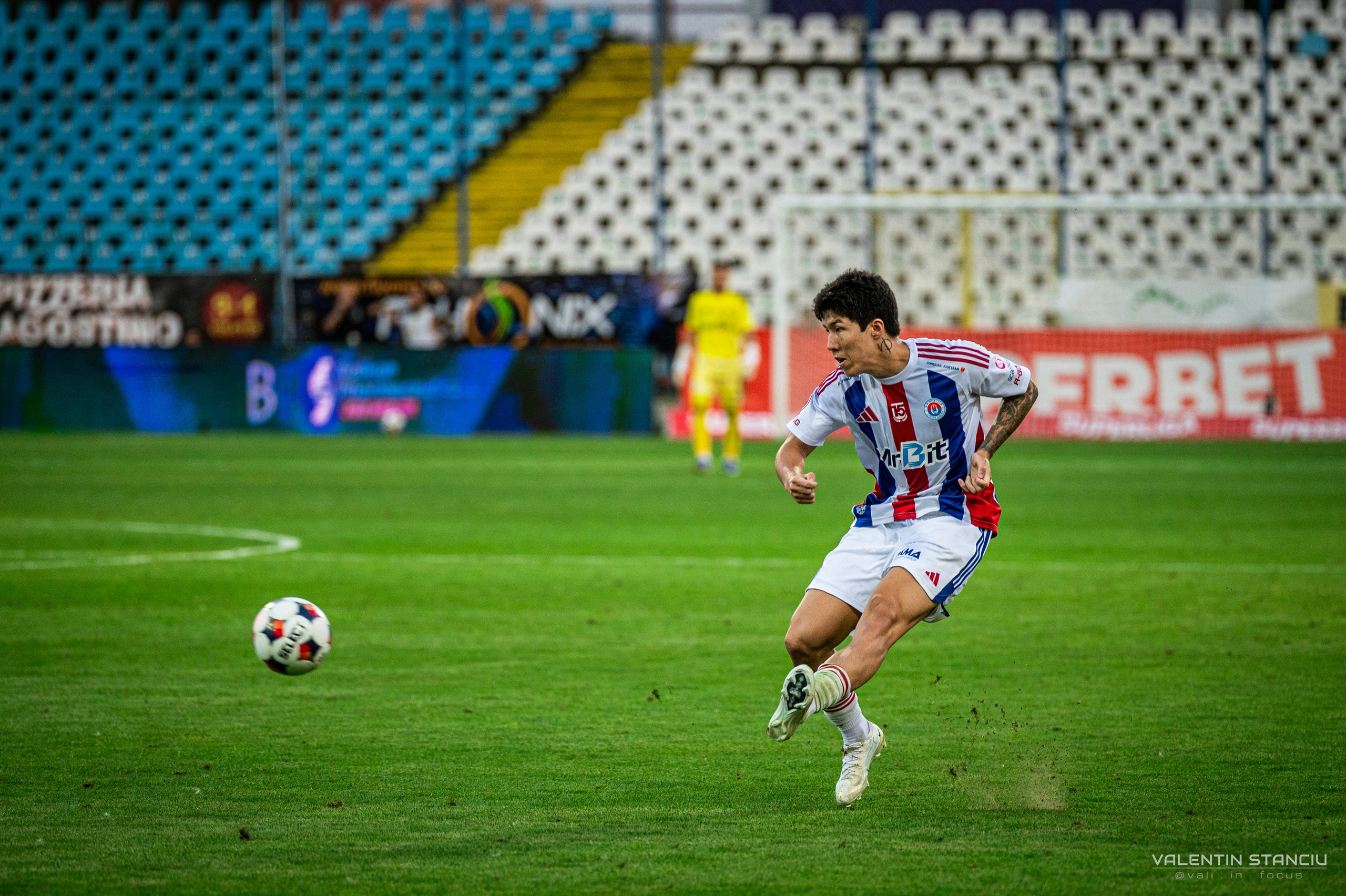 Otelul Galati — CFR Cluj. Fotograf de Sport, Portret, Produs, Corporate, Cultural și Evenimente în Galați | Valentin Stanciu