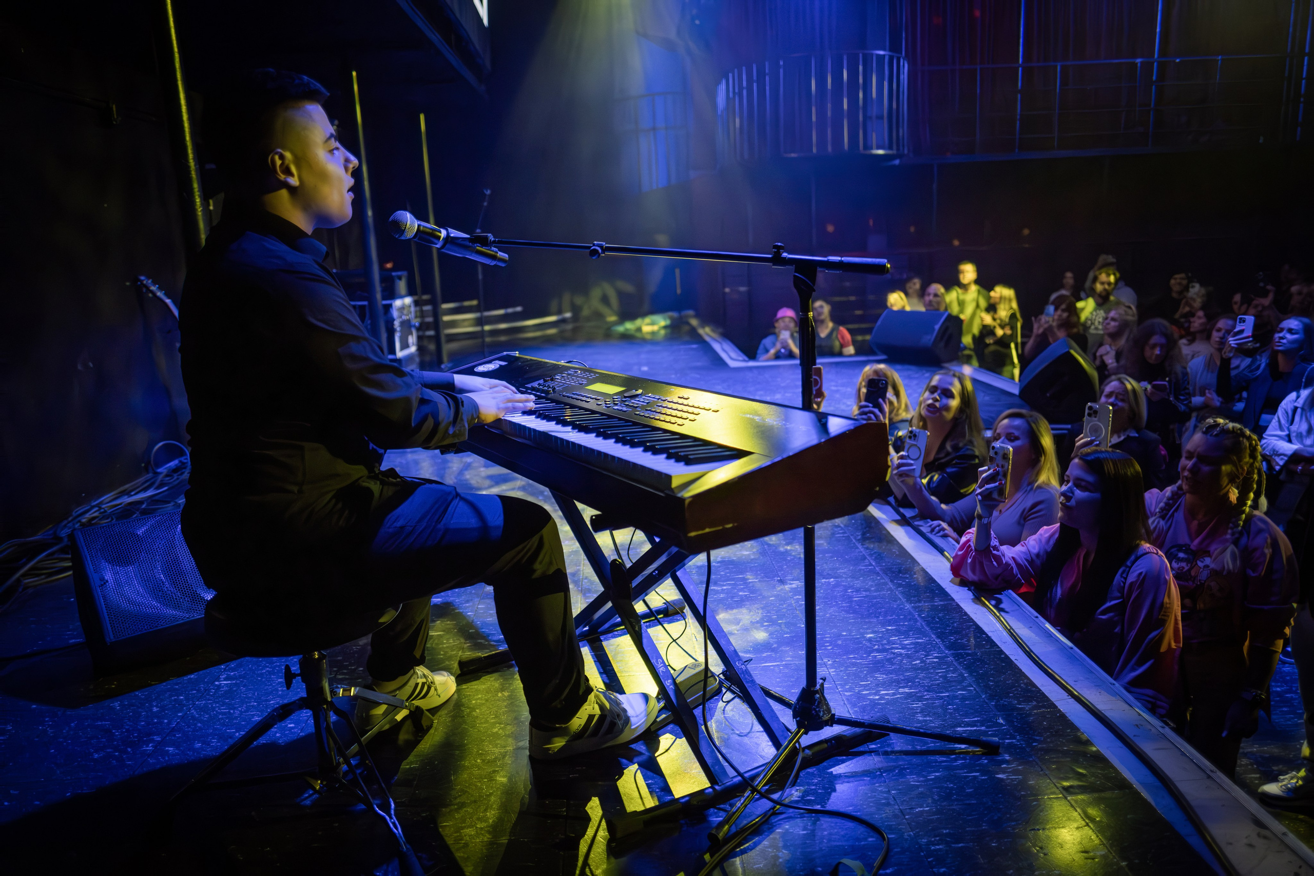 SHUMEI_YAKTAK_QUESTPISTOLS / 2023. Reportage concert portrait photography in the San Francisco Bay Area