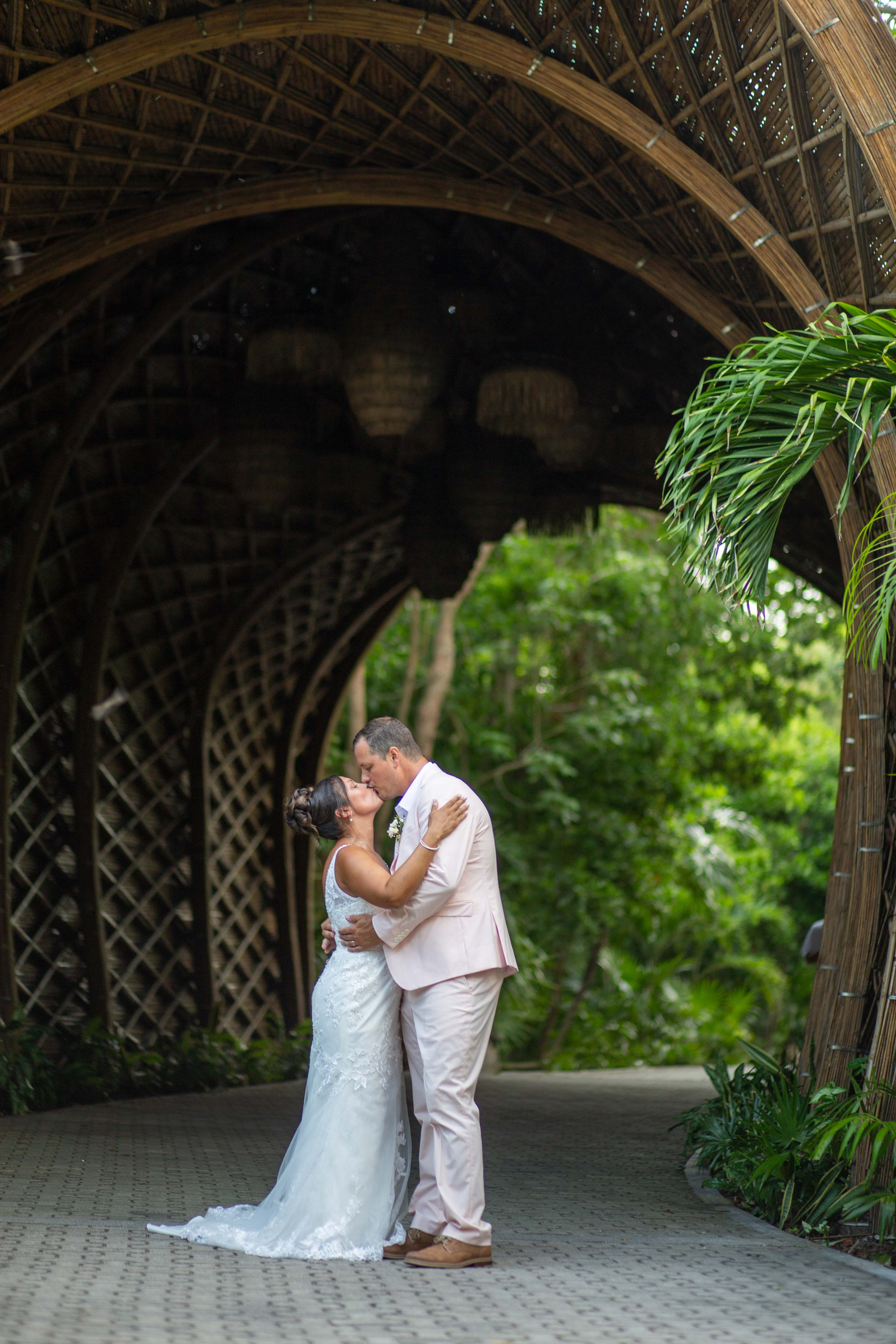 Wedding Photo Cancun. Alfredo Vazquez Wedding Films & Photography | Mexico & Destination Weddings