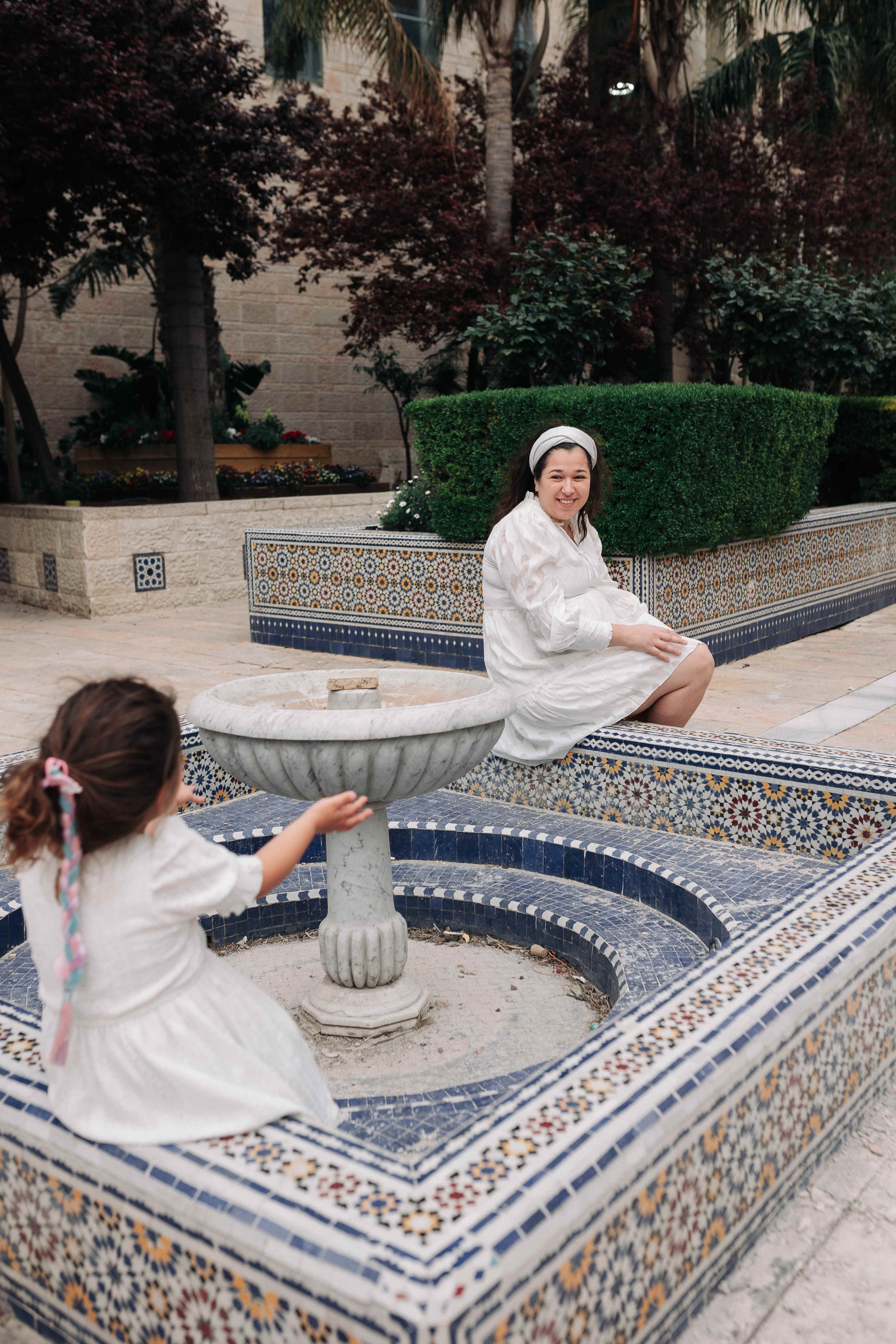 EXPECTING A BABY, JERUSALEM. PHOTOGRAPHER IN ISRAEL
