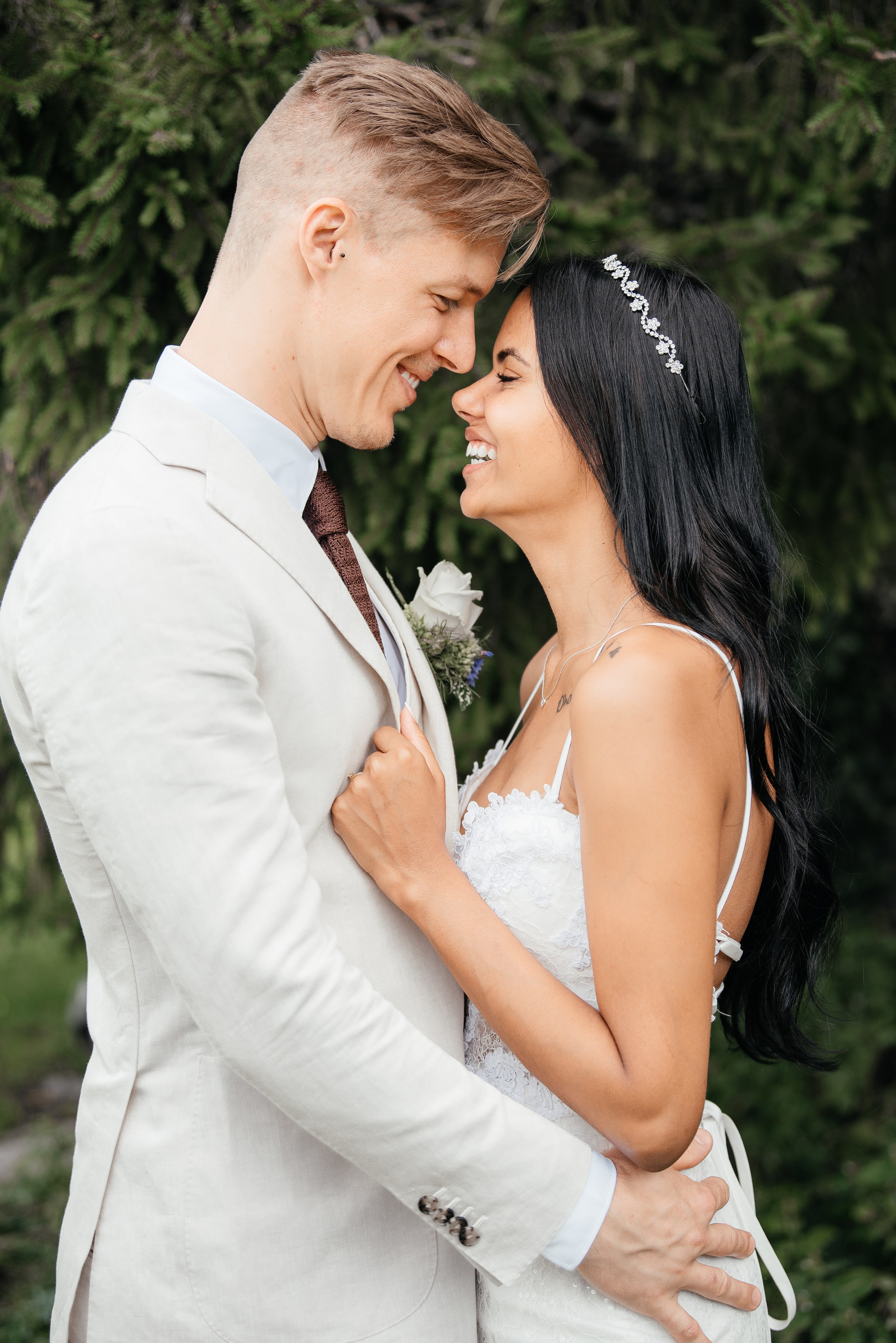 KAIANE & BENJAMIN Meilen, Switzerland. I am Elena Altendorfer. Wedding photographer in Zurich and Switzerland