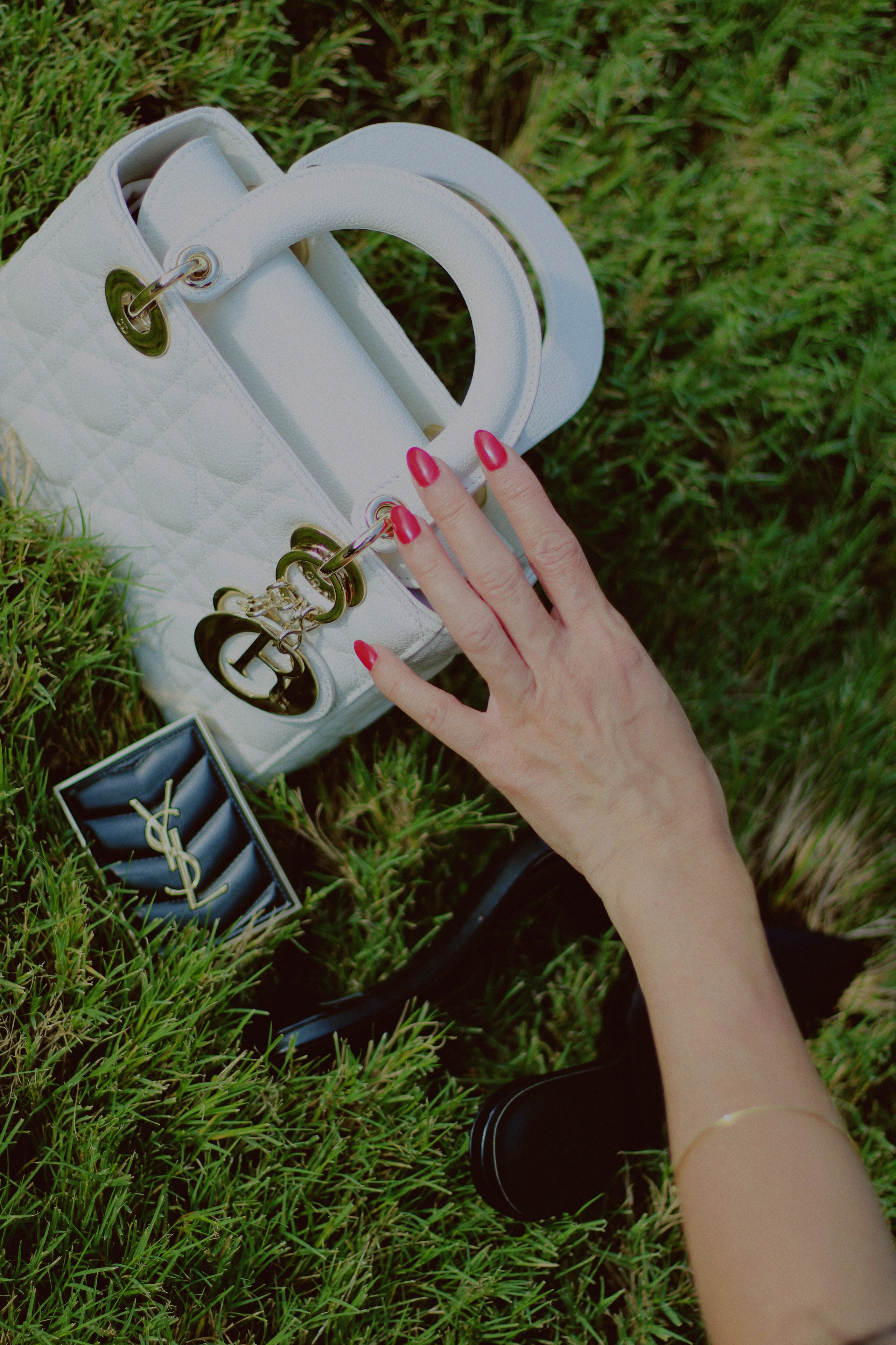 Women’s Lifestyle Indoor Photoshoot in Museum. Lana Petrychenko — Portrait & Family Photographer. Valencia, Spain