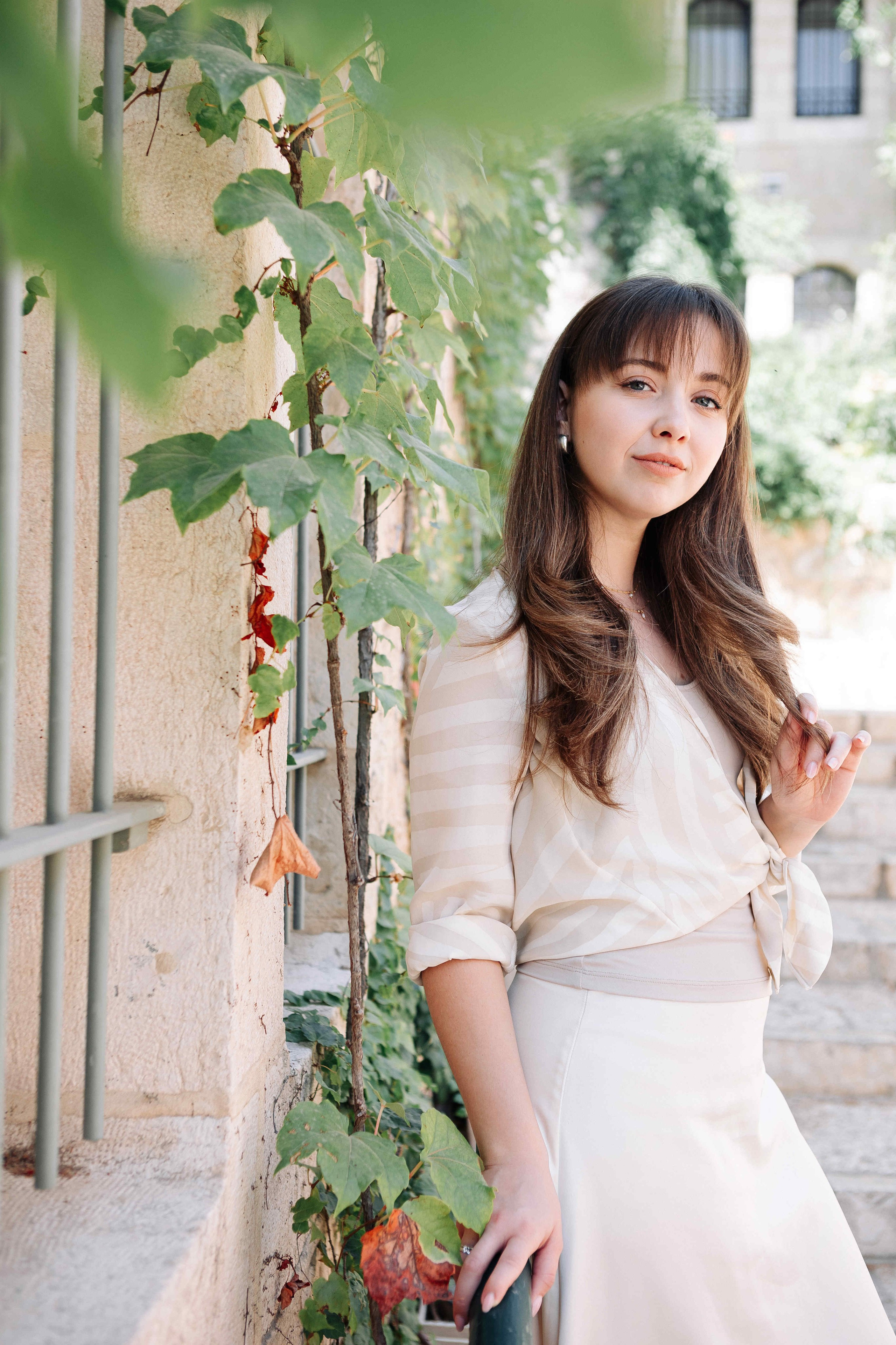 A MONTH AFTER THE WEDDING (morning). PHOTOGRAPHER IN ISRAEL