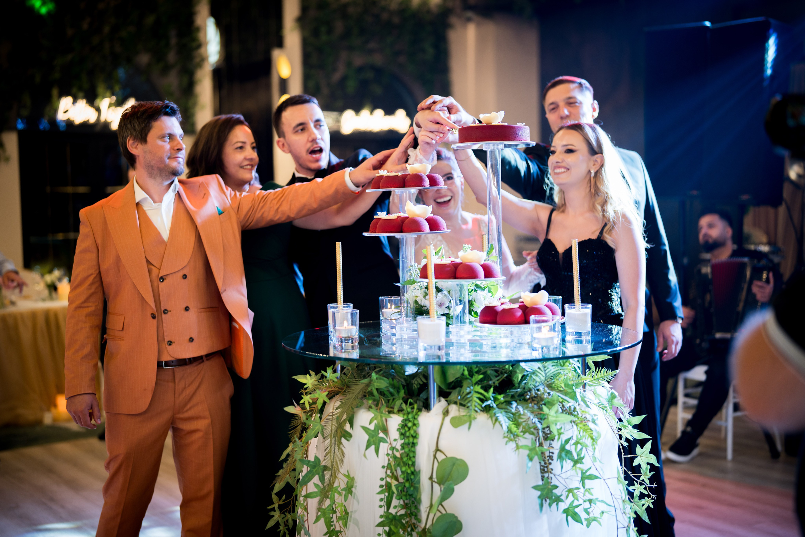 PARTY. Gabriel Florea — Fotograf nuntă București