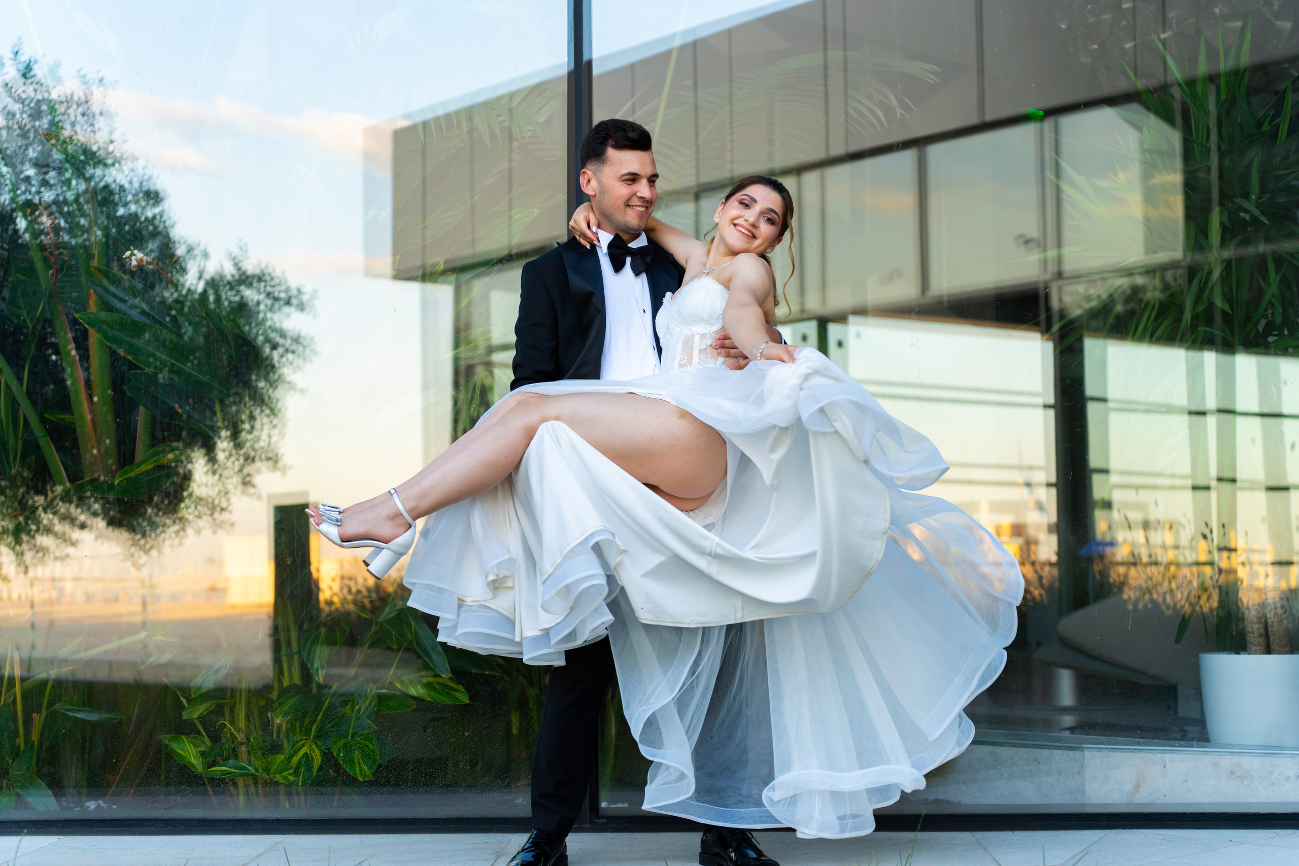 Fotograf de nunta Constanta. Servicii foto video Constanta. MCM Happy Studio – Fotograf și Videograf Nuntă