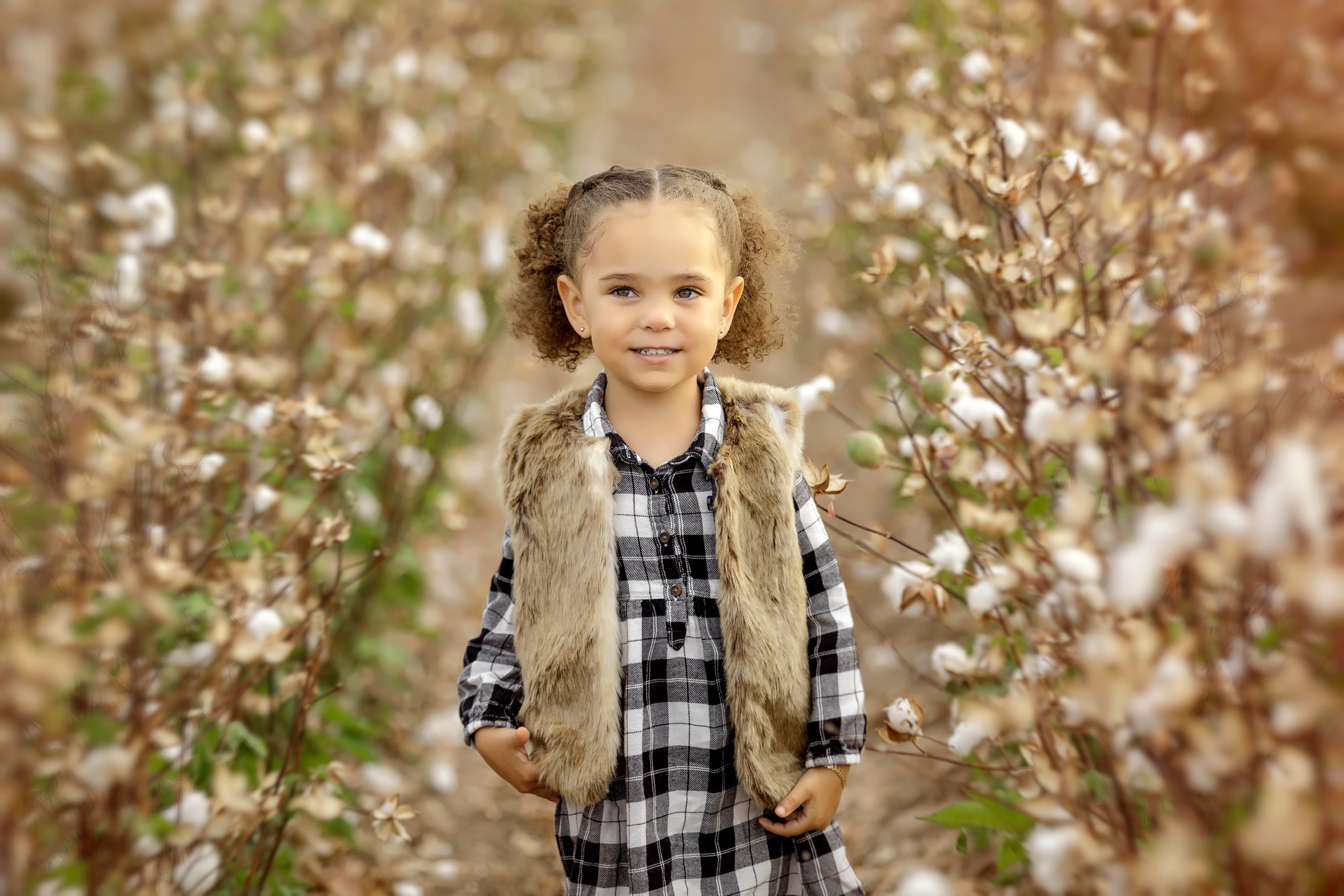Family photoshoot in the cotton field…. Anastasia Post: Wedding and Editorial Photography