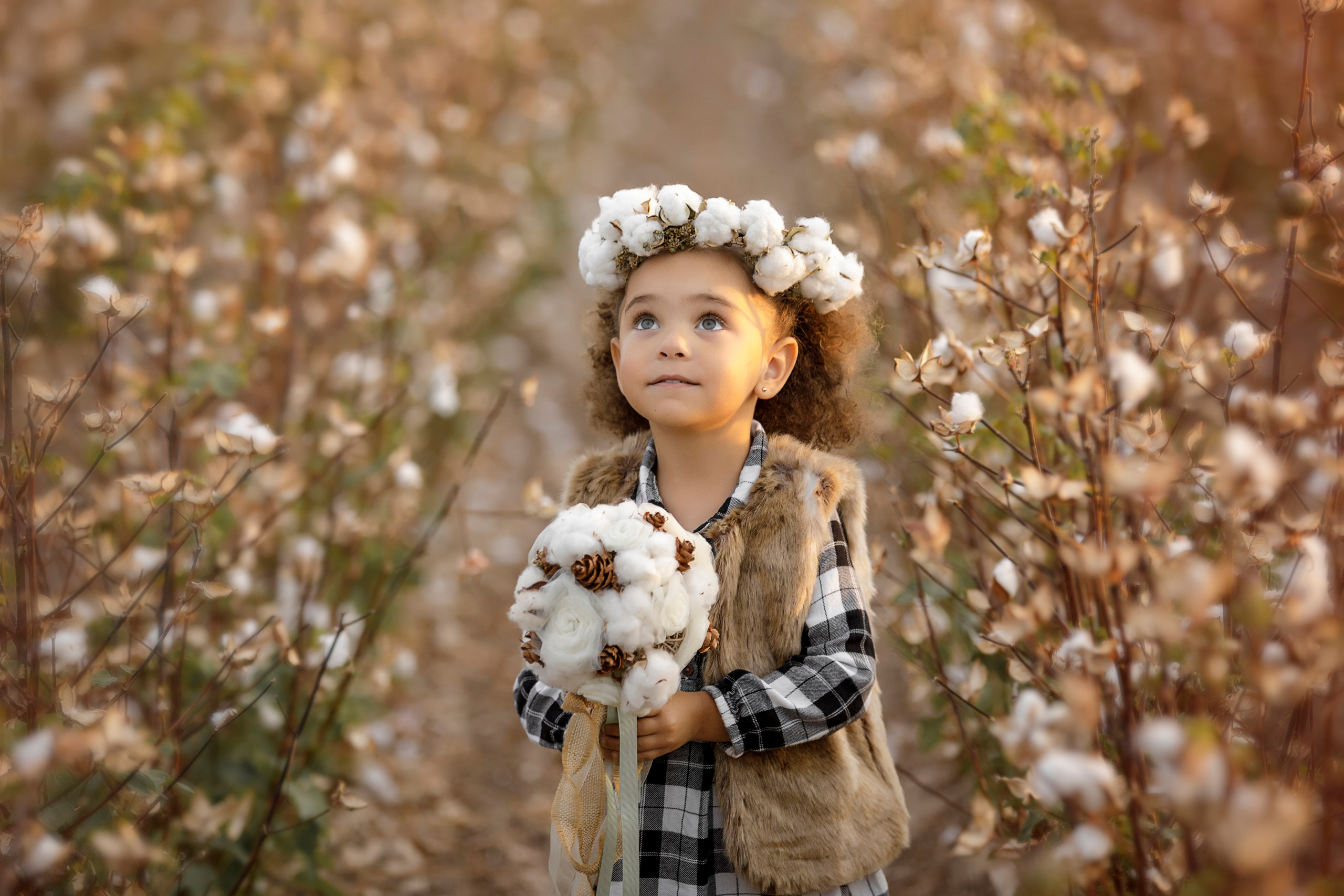 Family photoshoot in the cotton field…. Anastasia Post: Wedding and Editorial Photography