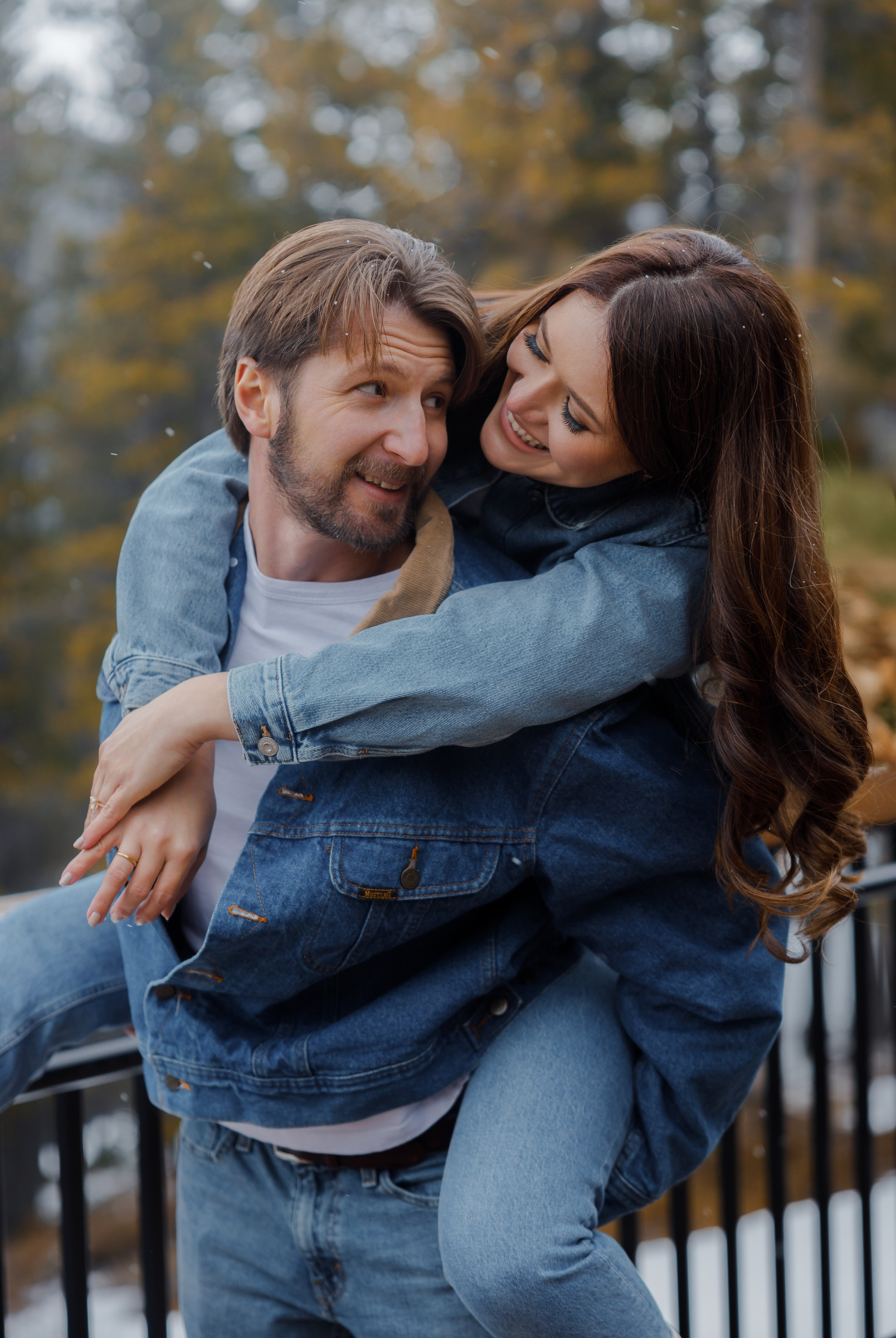 Ski engagement session. Home