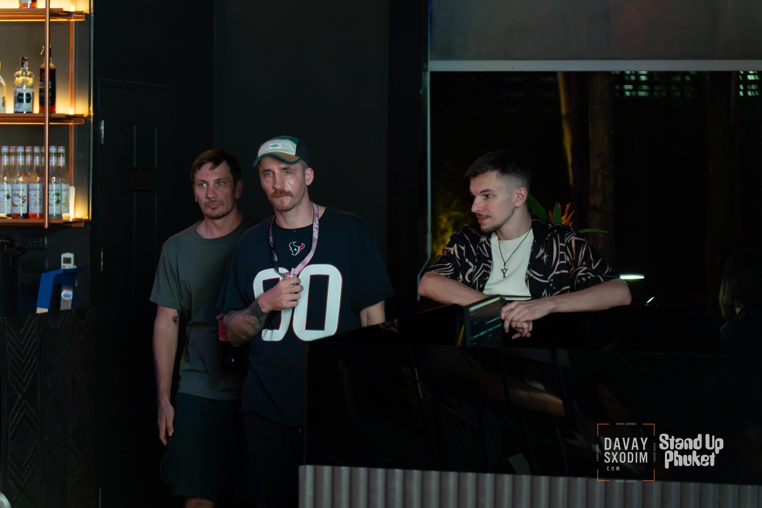 Standup Влада Лапина | Фоторепортаж | Афиша | DAVAYSXODIM.com PHUKET. АФИША|ФОТОРЕПОРТАЖИ|ИВЕНТЫ|ПХУКЕТ