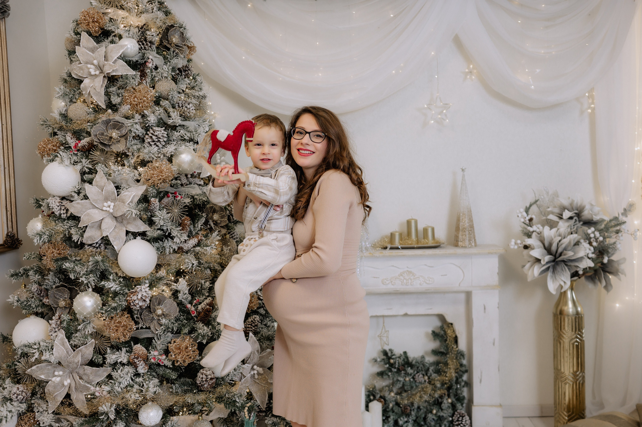 Sedinta foto craciun. Proud Vision Weddings | Wedding Photography & Film — Servicii profesionale Foto Video Nunta Iasi