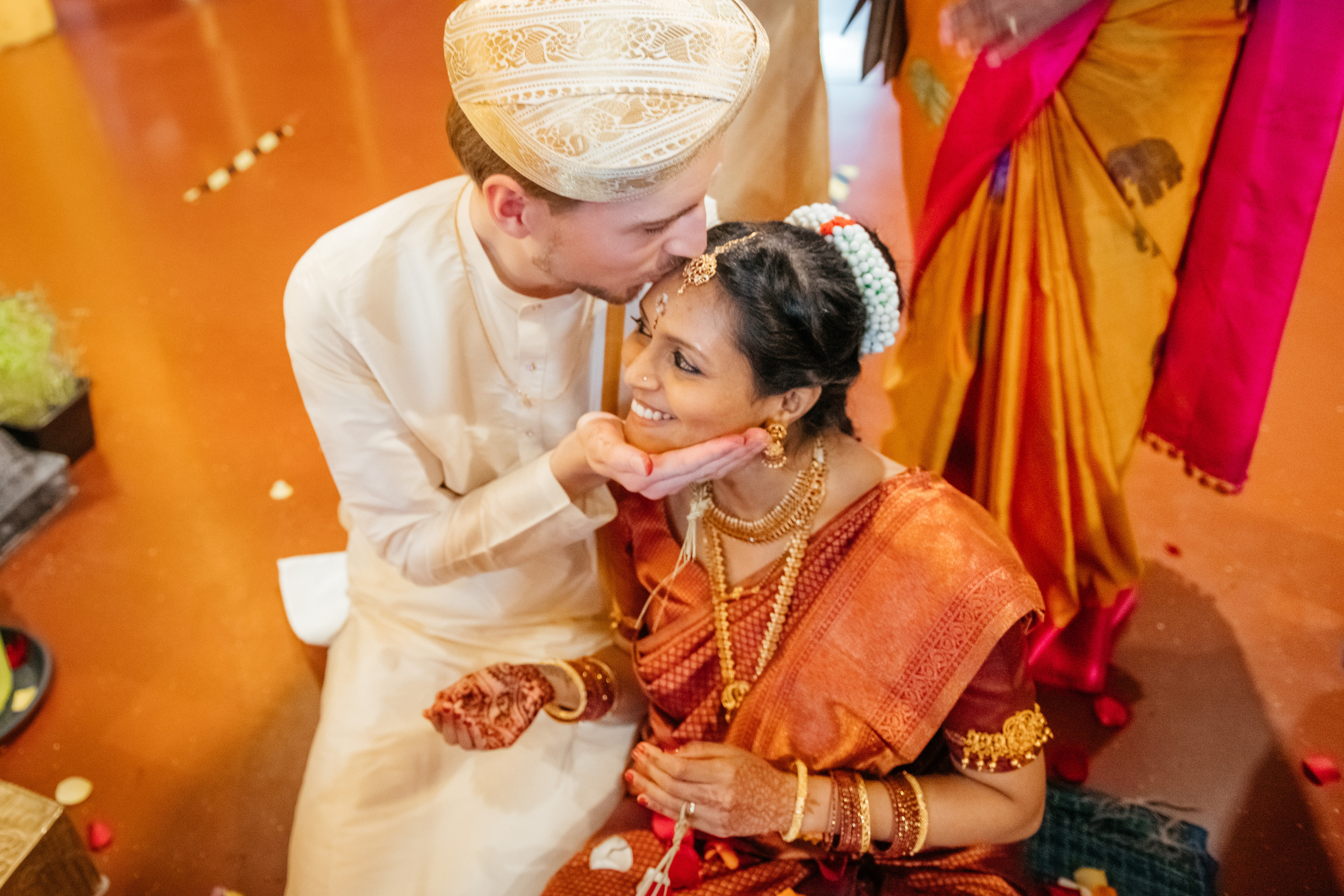 VIJETHA & BJÖRN Indian temple in Dürnten, Switzerland. I am Elena Altendorfer. Wedding photographer in Zurich and Switzerland