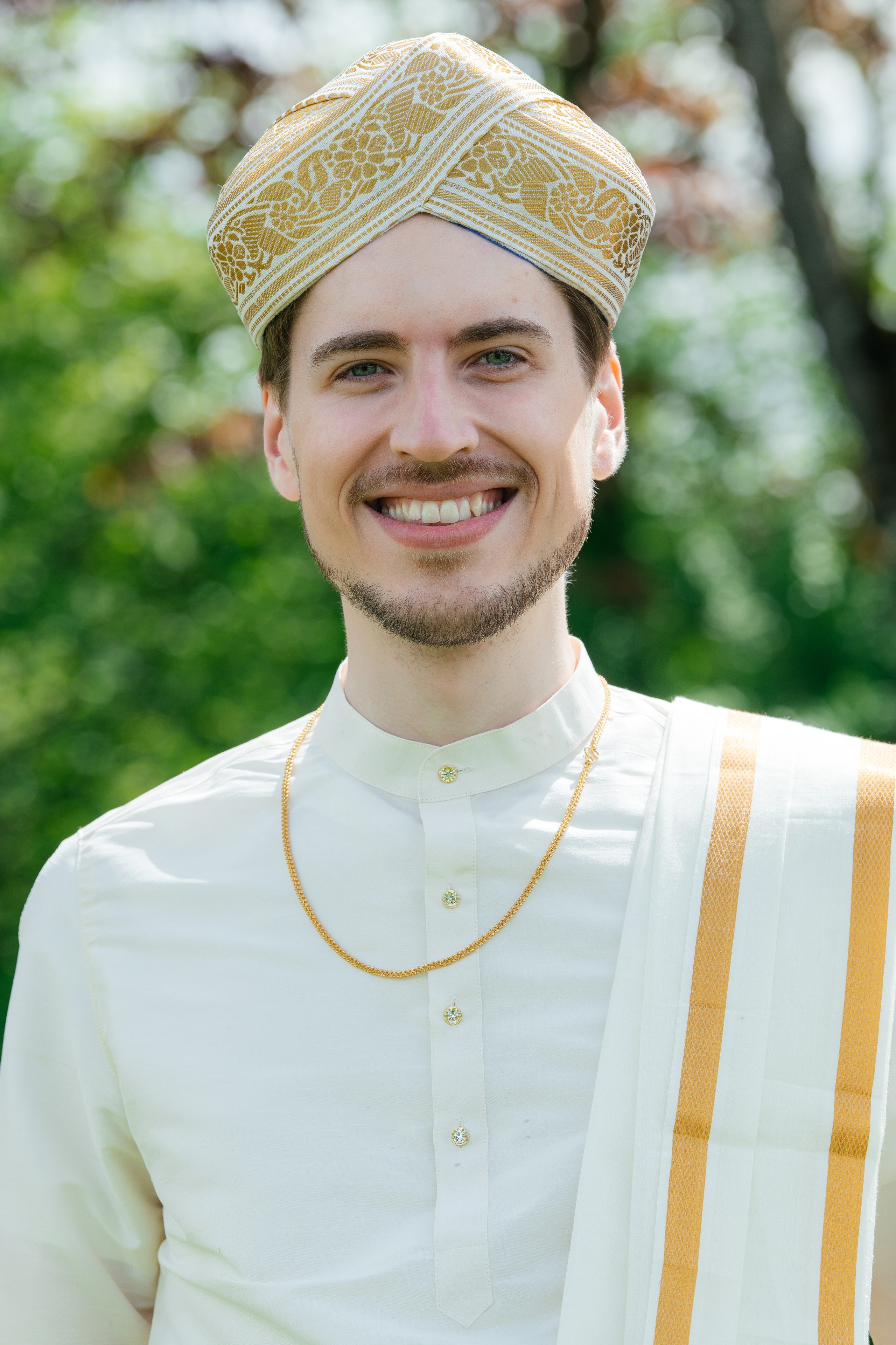 VIJETHA & BJÖRN Indian temple in Dürnten, Switzerland. I am Elena Altendorfer. Wedding photographer in Zurich and Switzerland