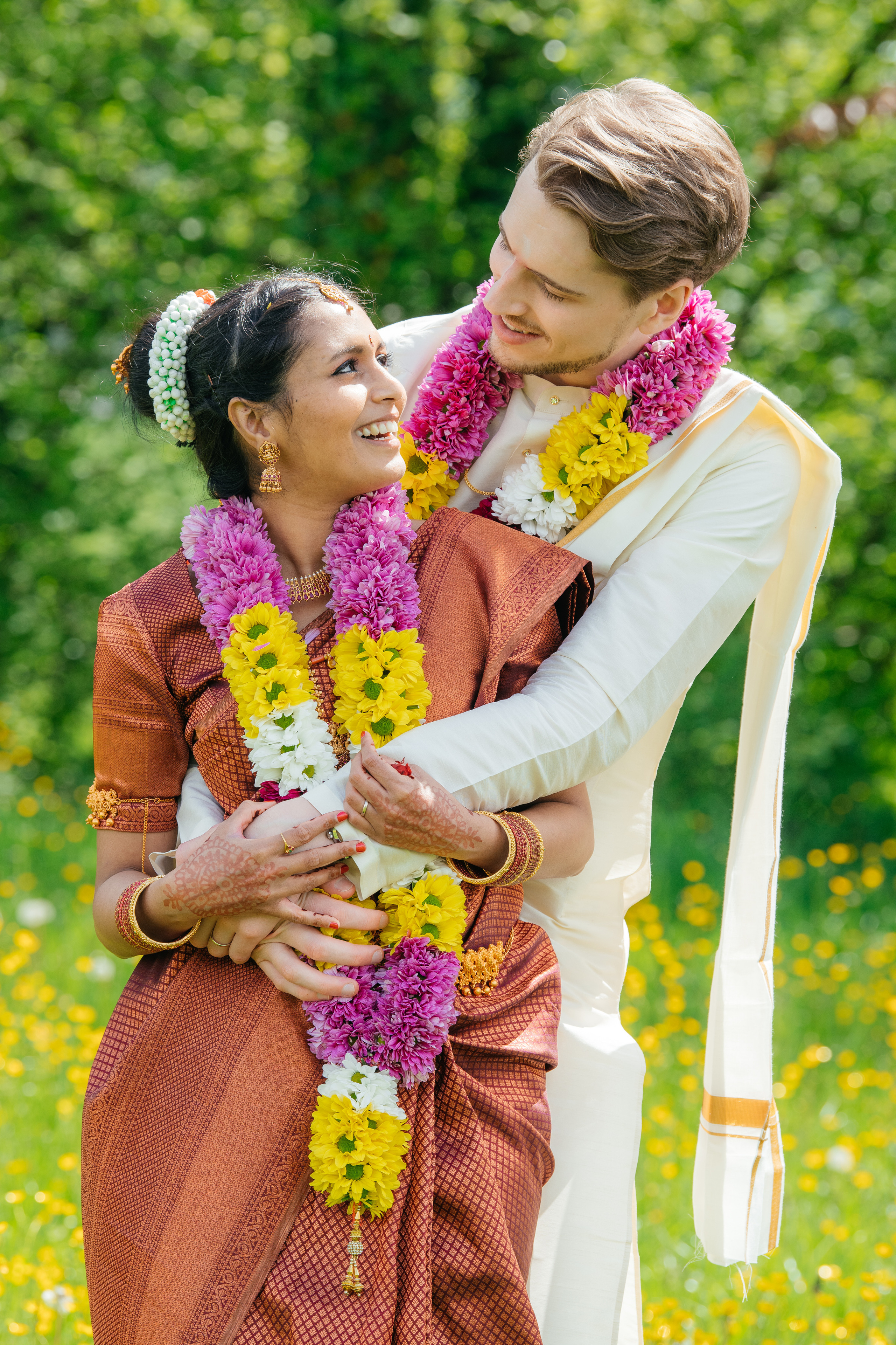 VIJETHA & BJÖRN Indian temple in Dürnten, Switzerland. I am Elena Altendorfer. Wedding photographer in Zurich and Switzerland