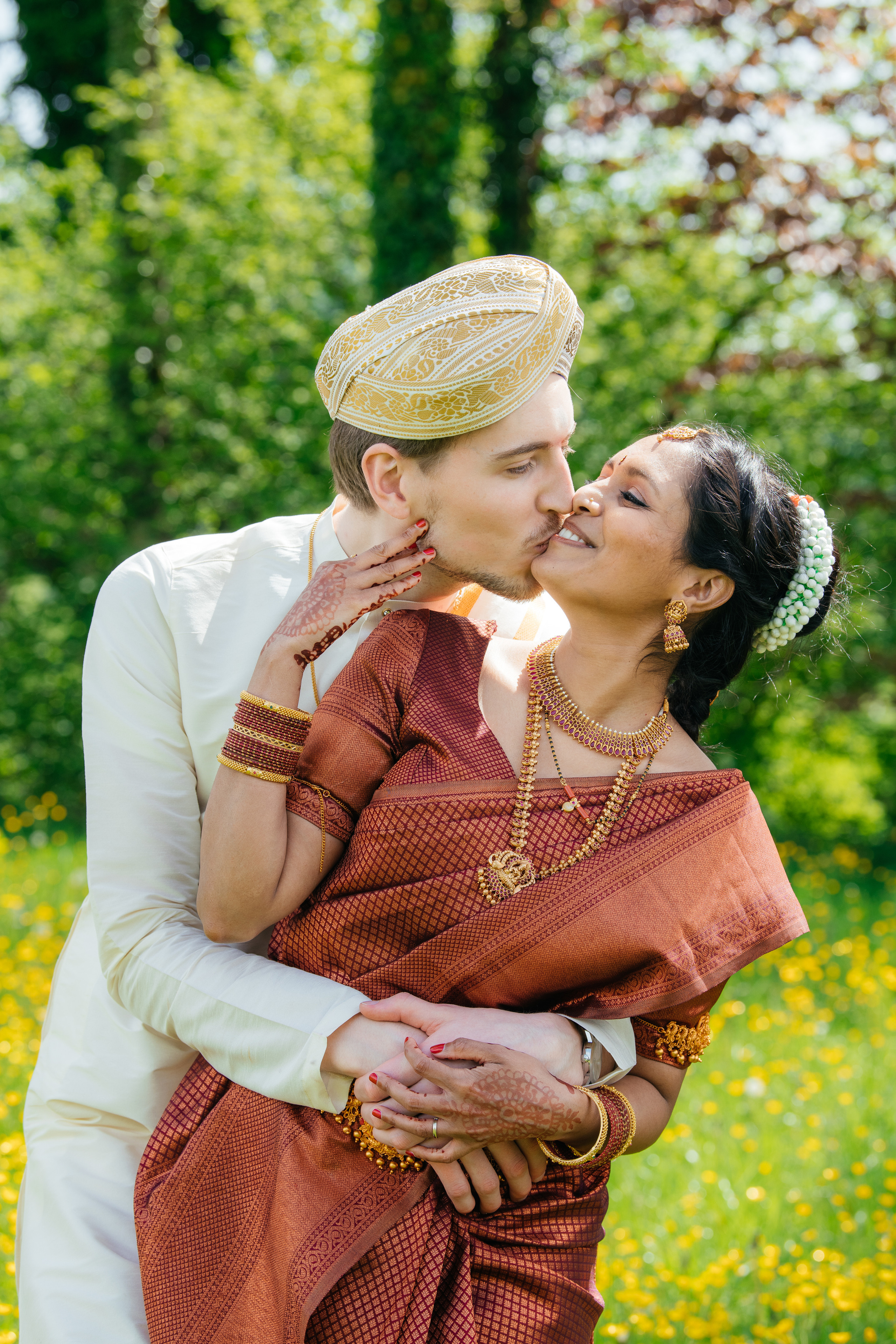 VIJETHA & BJÖRN Indian temple in Dürnten, Switzerland. I am Elena Altendorfer. Wedding photographer in Zurich and Switzerland