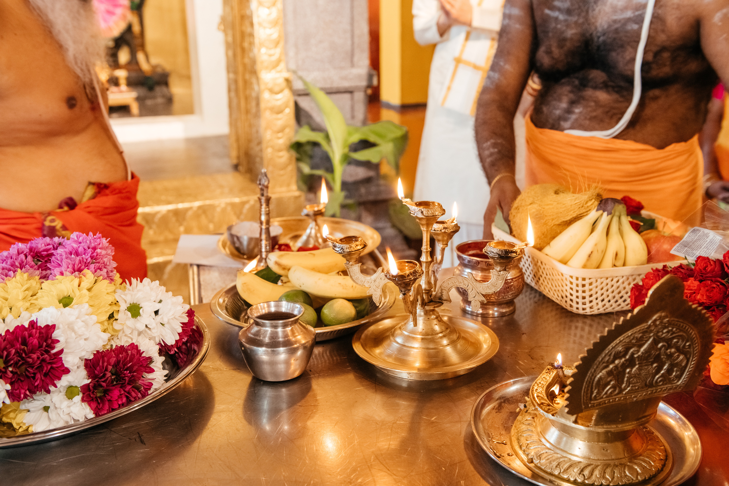 VIJETHA & BJÖRN Indian temple in Dürnten, Switzerland. I am Elena Altendorfer. Wedding photographer in Zurich and Switzerland