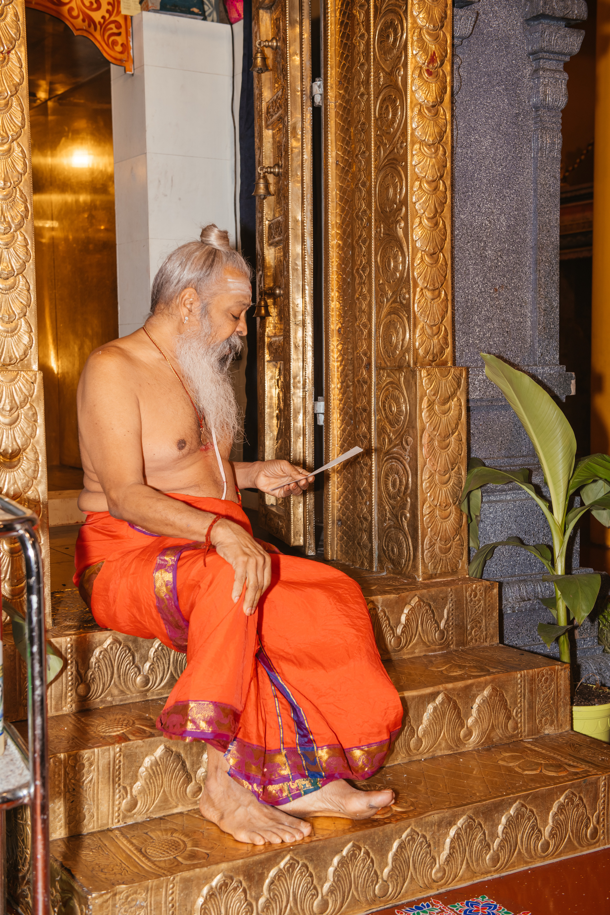 VIJETHA & BJÖRN Indian temple in Dürnten, Switzerland. I am Elena Altendorfer. Wedding photographer in Zurich and Switzerland