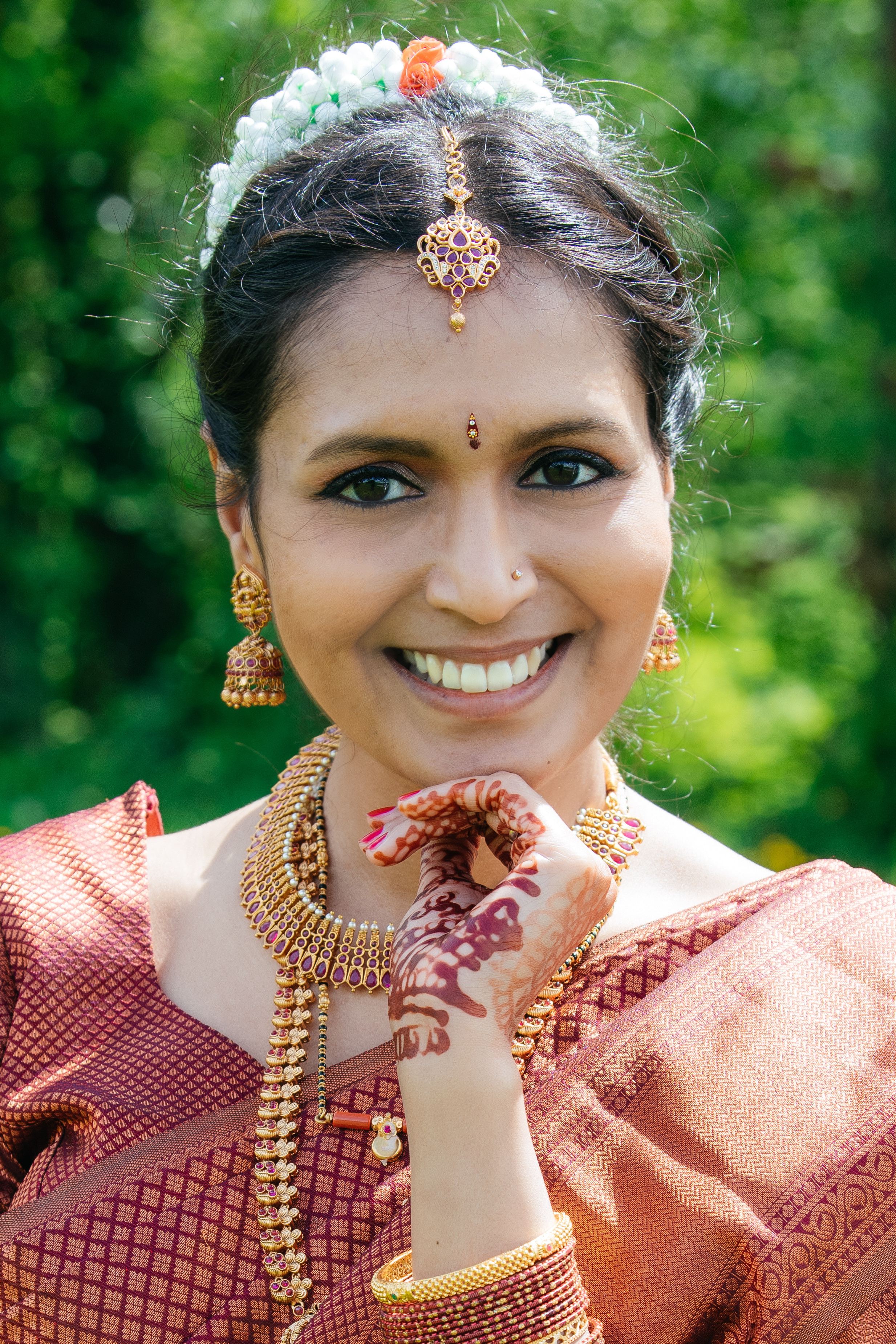 VIJETHA & BJÖRN Indian temple in Dürnten, Switzerland. I am Elena Altendorfer. Wedding photographer in Zurich and Switzerland