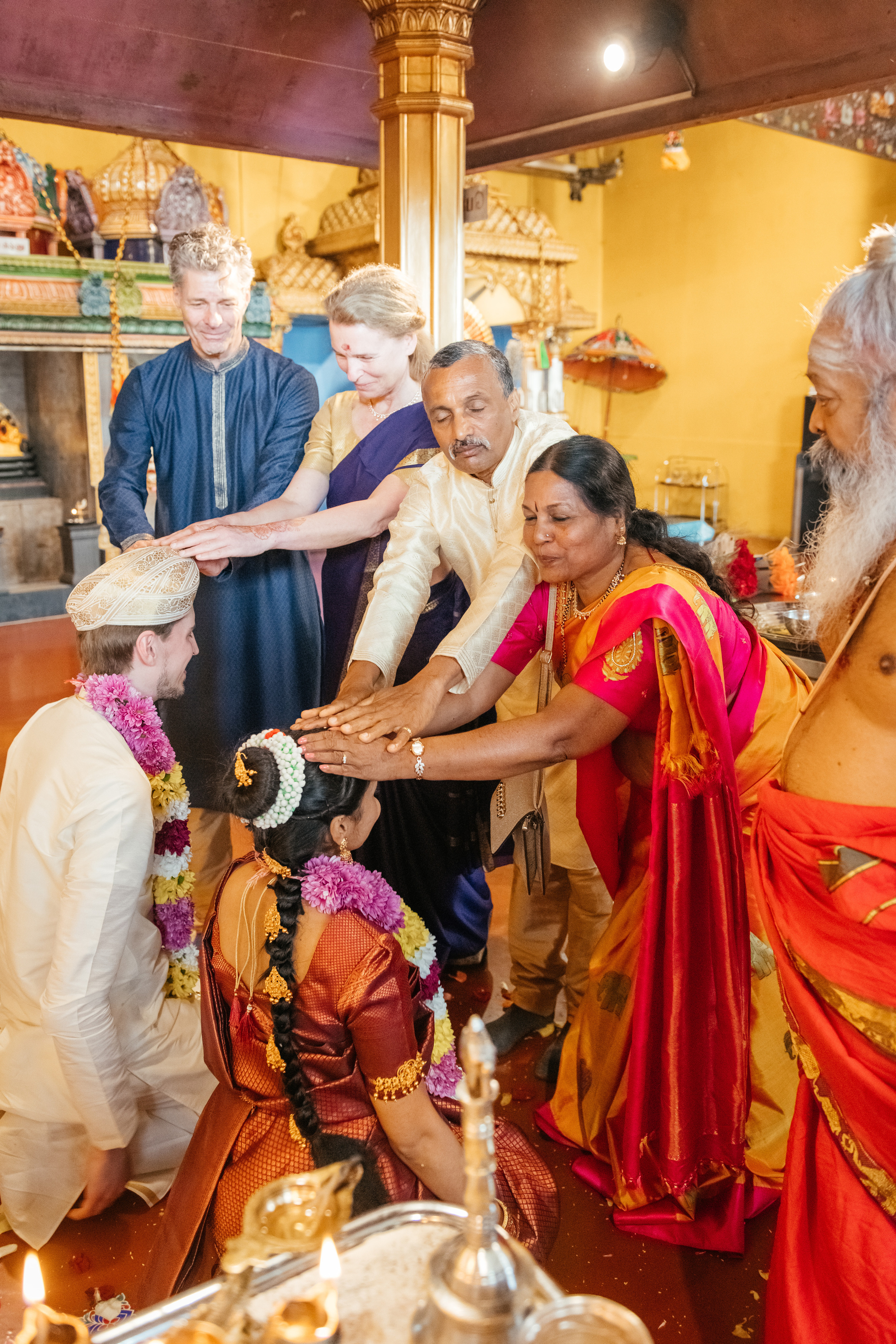 VIJETHA & BJÖRN Indian temple in Dürnten, Switzerland. I am Elena Altendorfer. Wedding photographer in Zurich and Switzerland