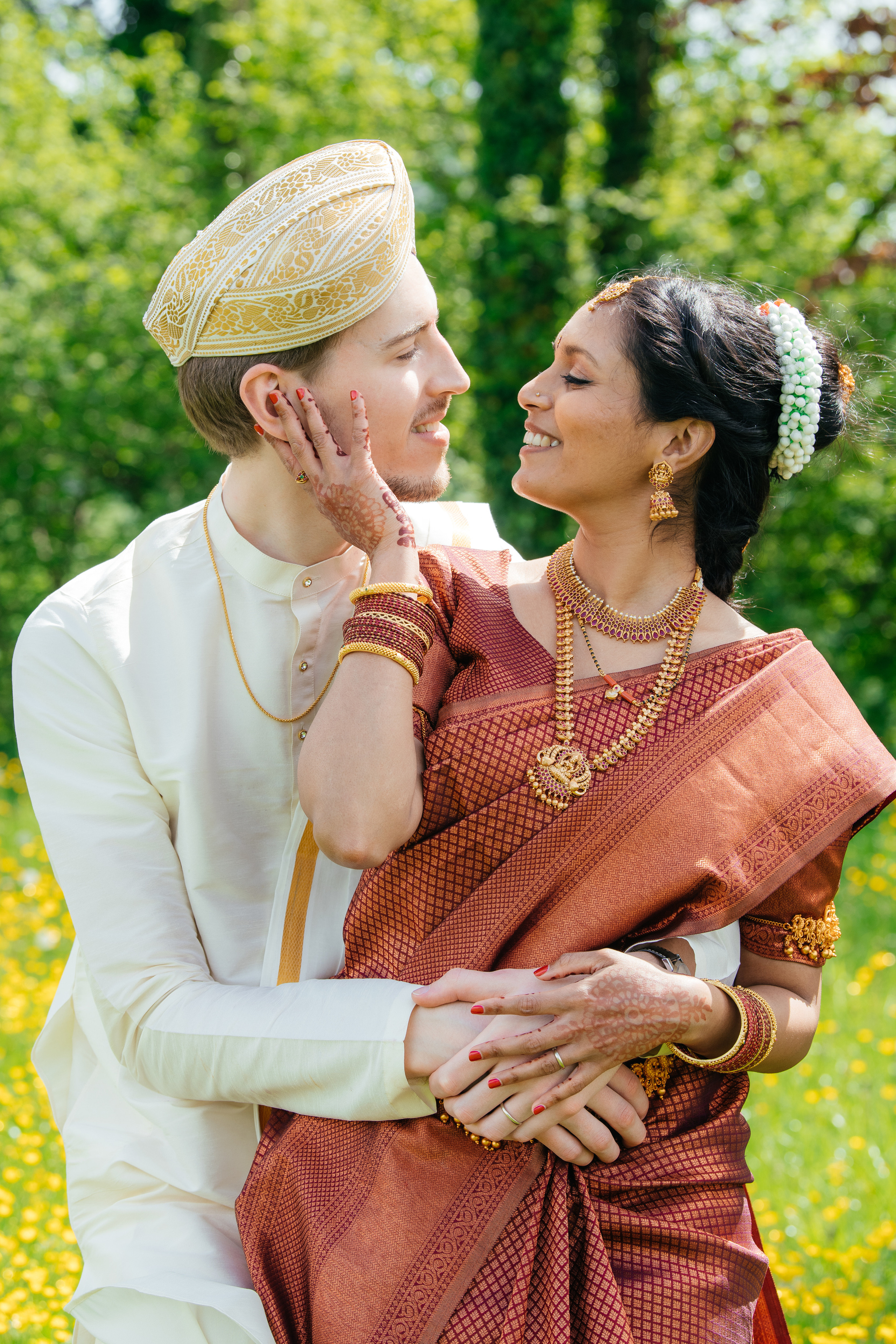 VIJETHA & BJÖRN Indian temple in Dürnten, Switzerland. I am Elena Altendorfer. Wedding photographer in Zurich and Switzerland