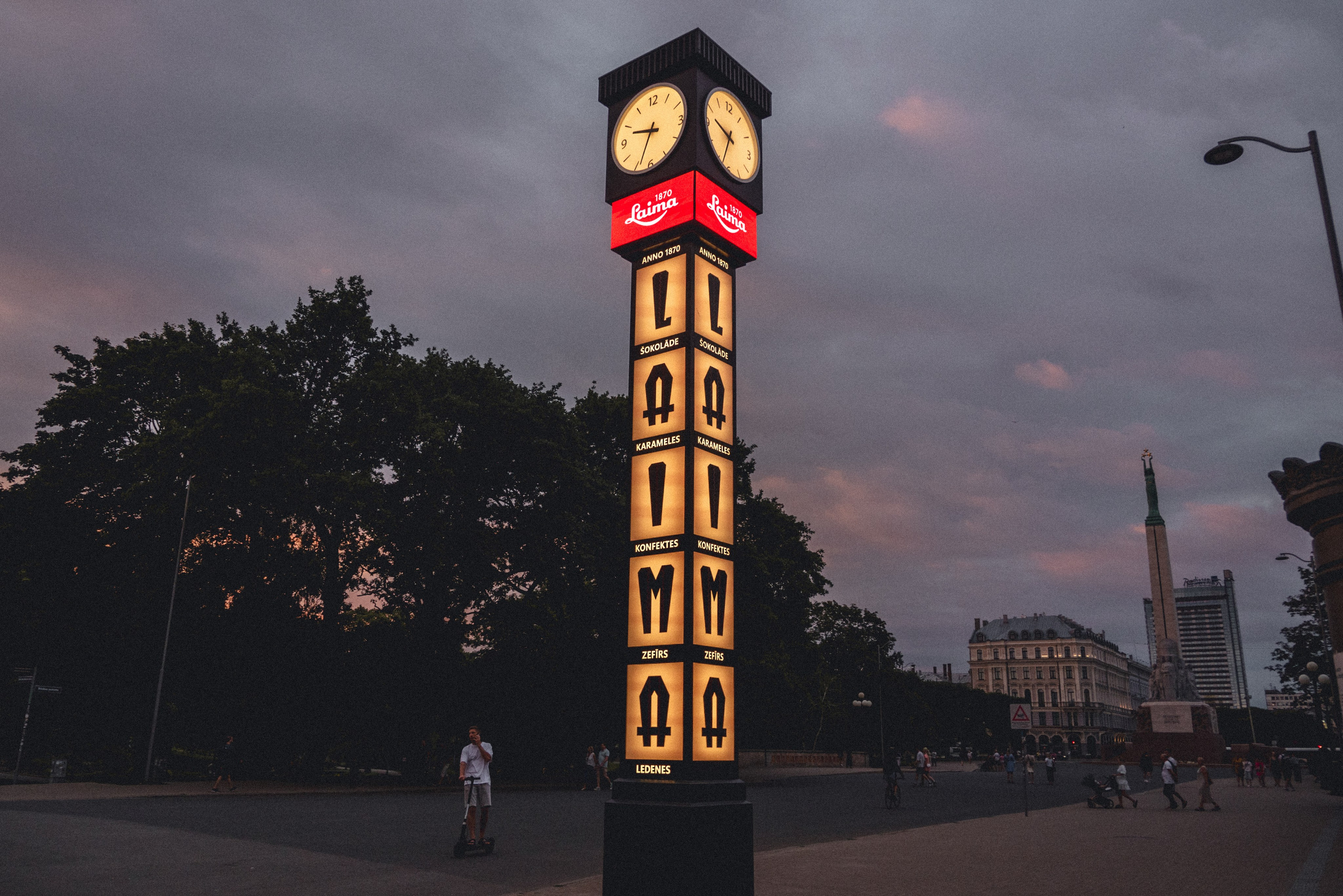 Voyage à Riga. Photographe sur Cote d’Azur. Portraits de familles, couples, enfants, événements