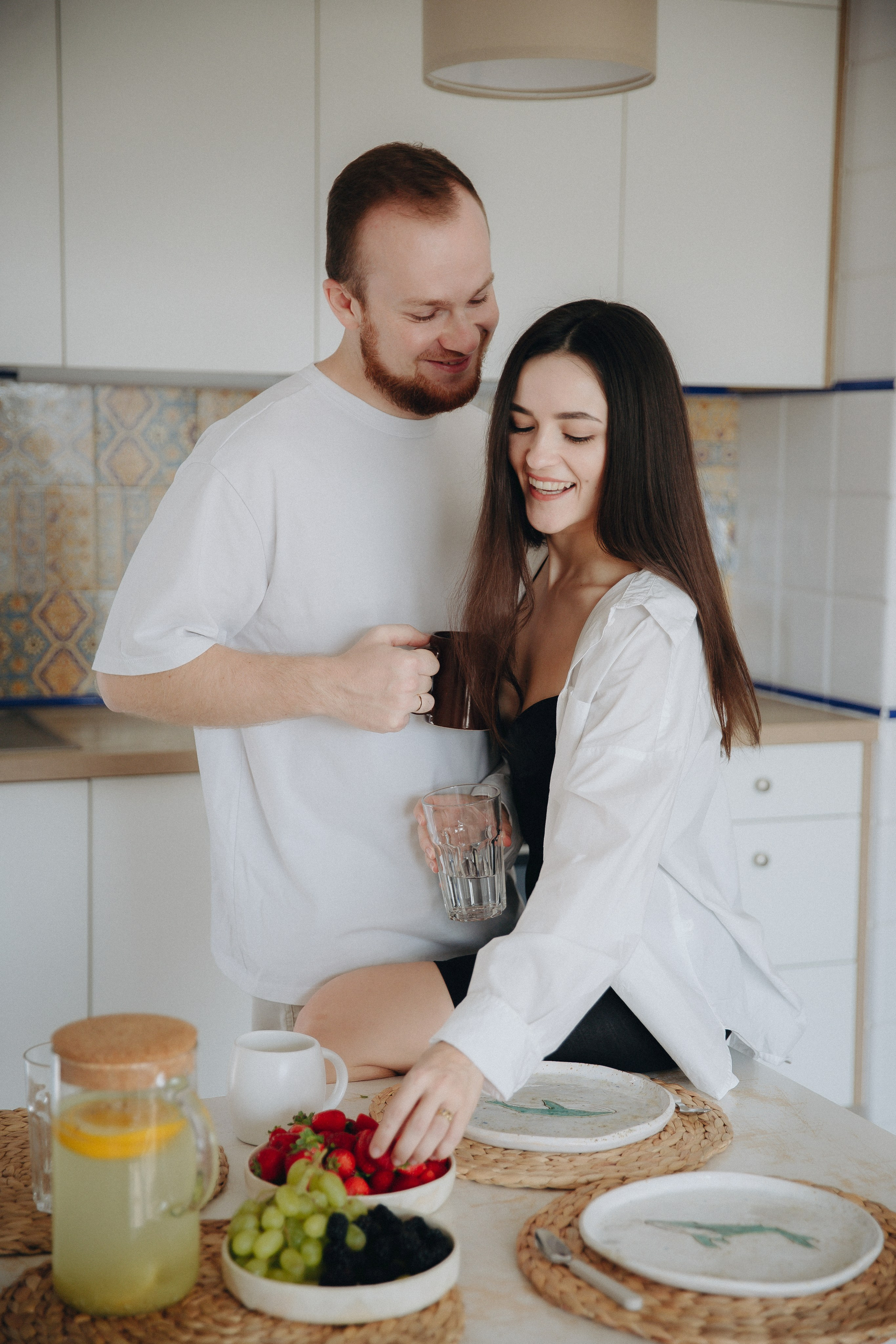 Anna+Andrew | At-home session. Photographer in Los Angeles. Julia Ishmuratova