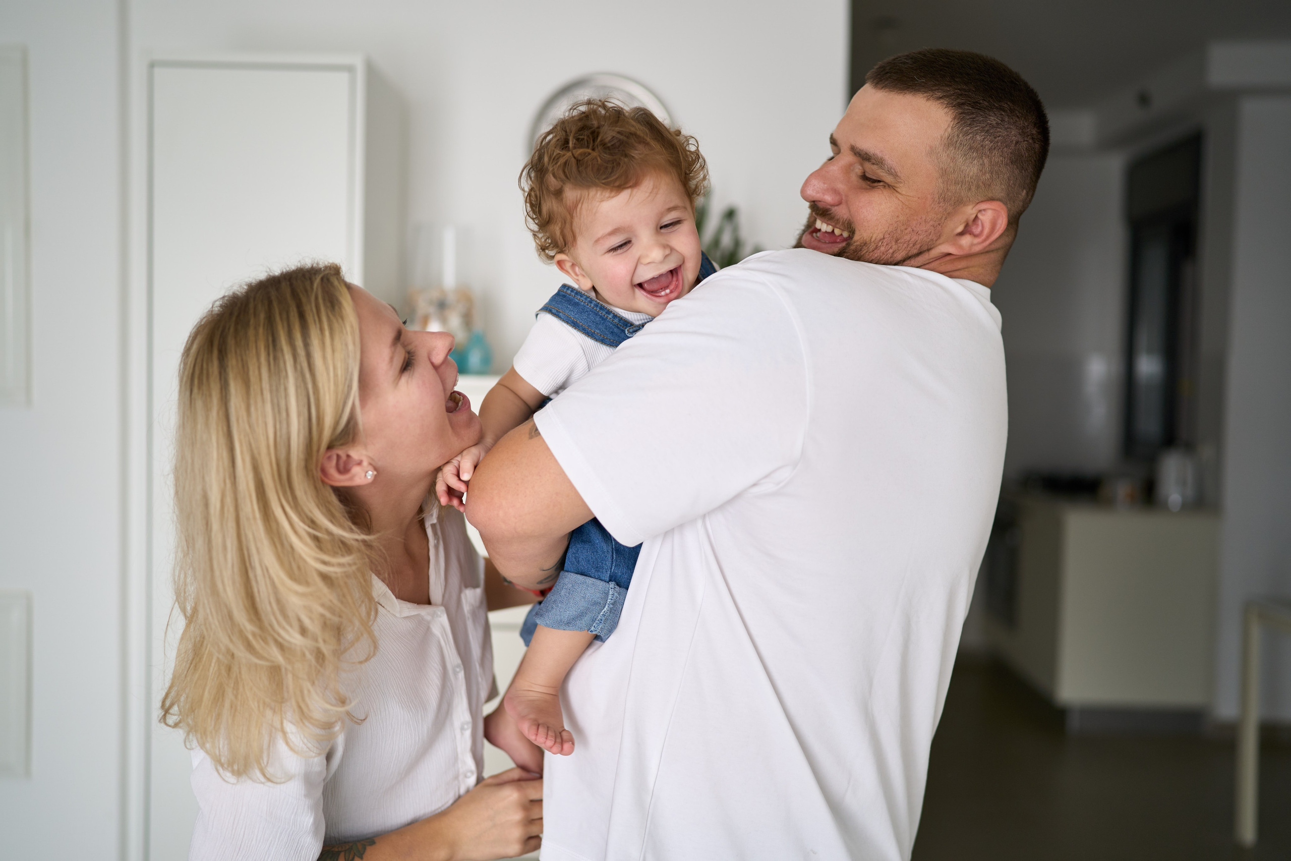 Gilad is 1 year old. צלם אלכס ברט בישראל