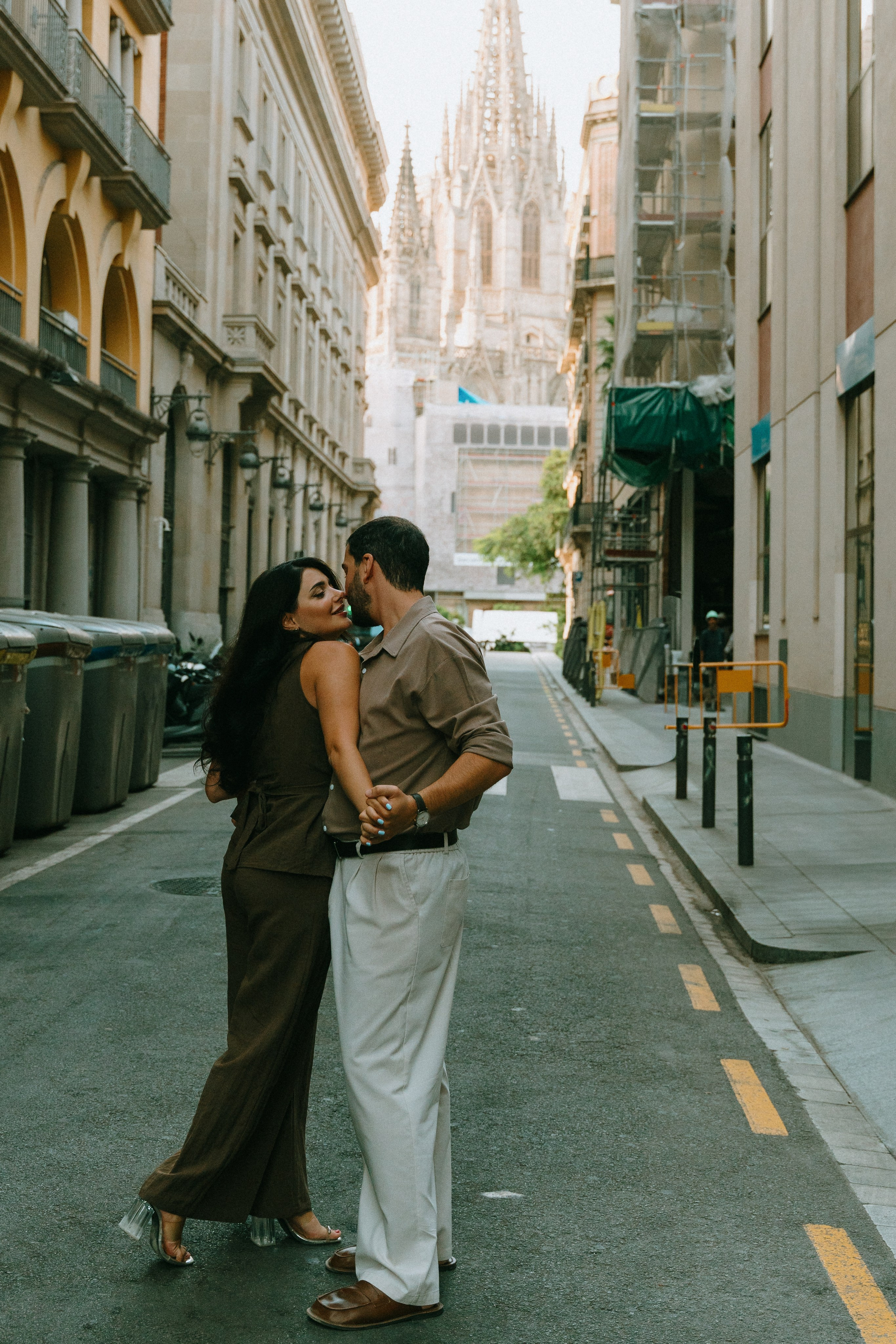     Парная фотосессия в центре Барселоны — Love Story у Саграда Фамилия, фотограф Валерия Азаренко