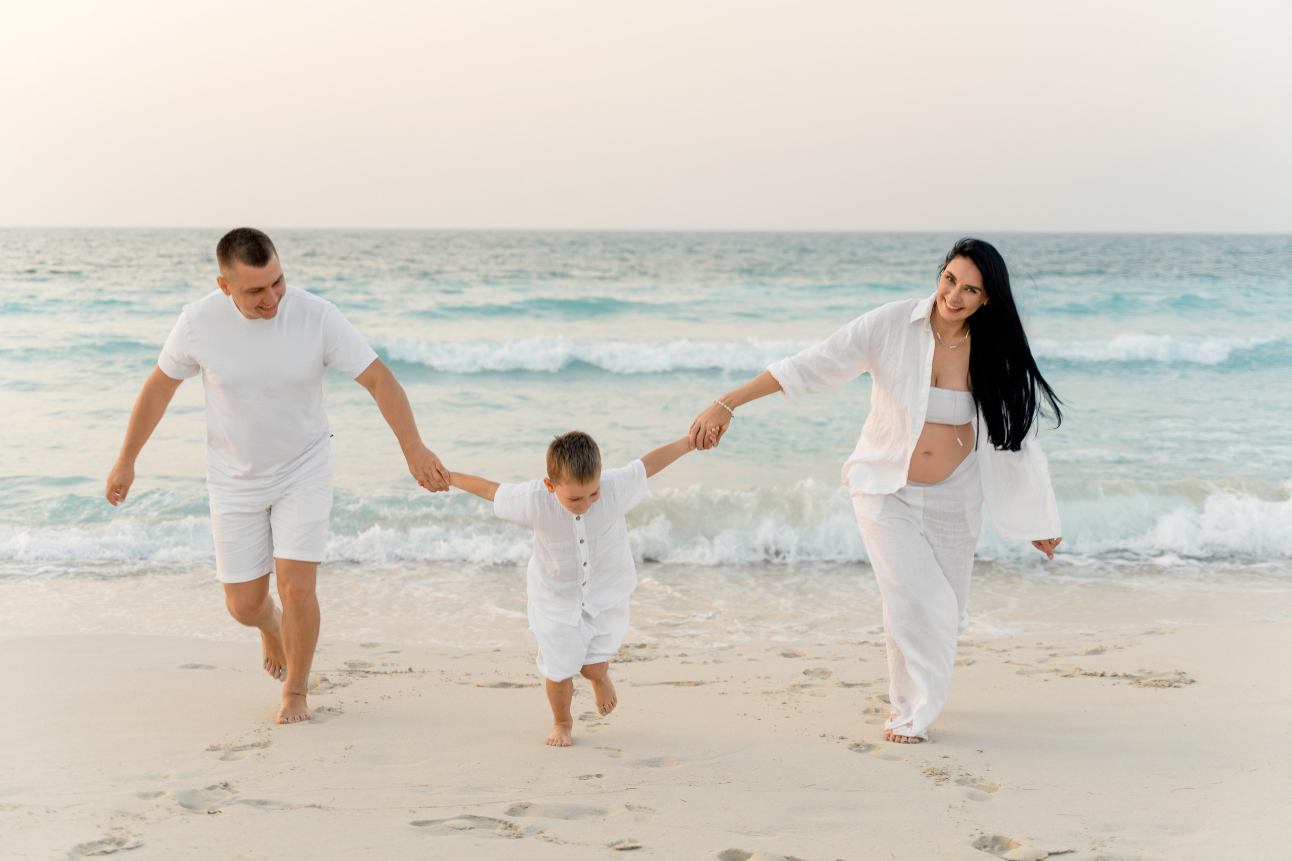 Family Photoshoot on&nbsp;the Beach in&nbsp;Abu Dhabi