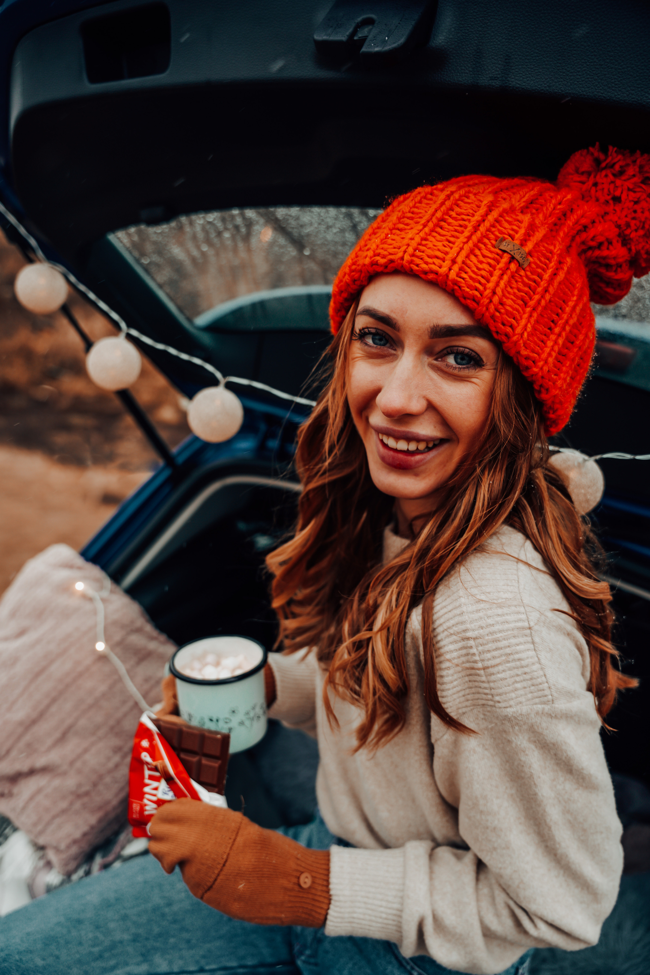 Helga Car Christmas photoshoot. Rodinna fotografka Plzen Anita Dergachova